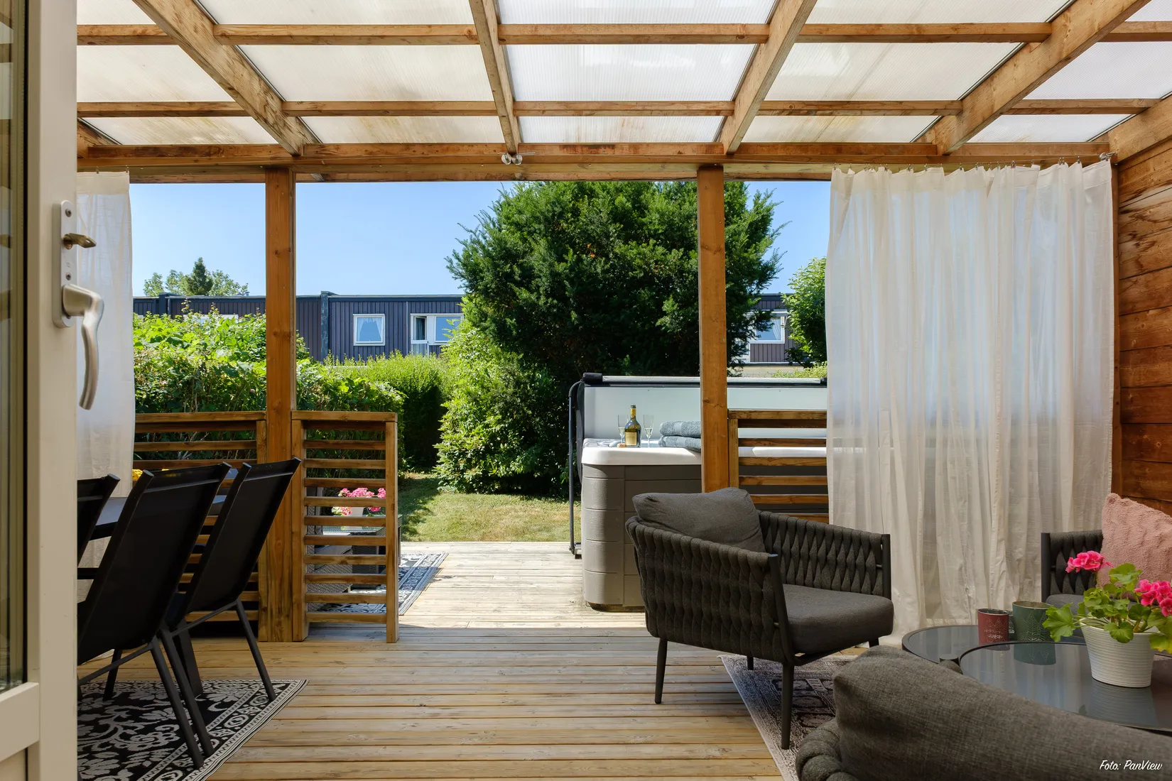 Radhus, Bärnstensgatan 22, Brandthovda, Västerås