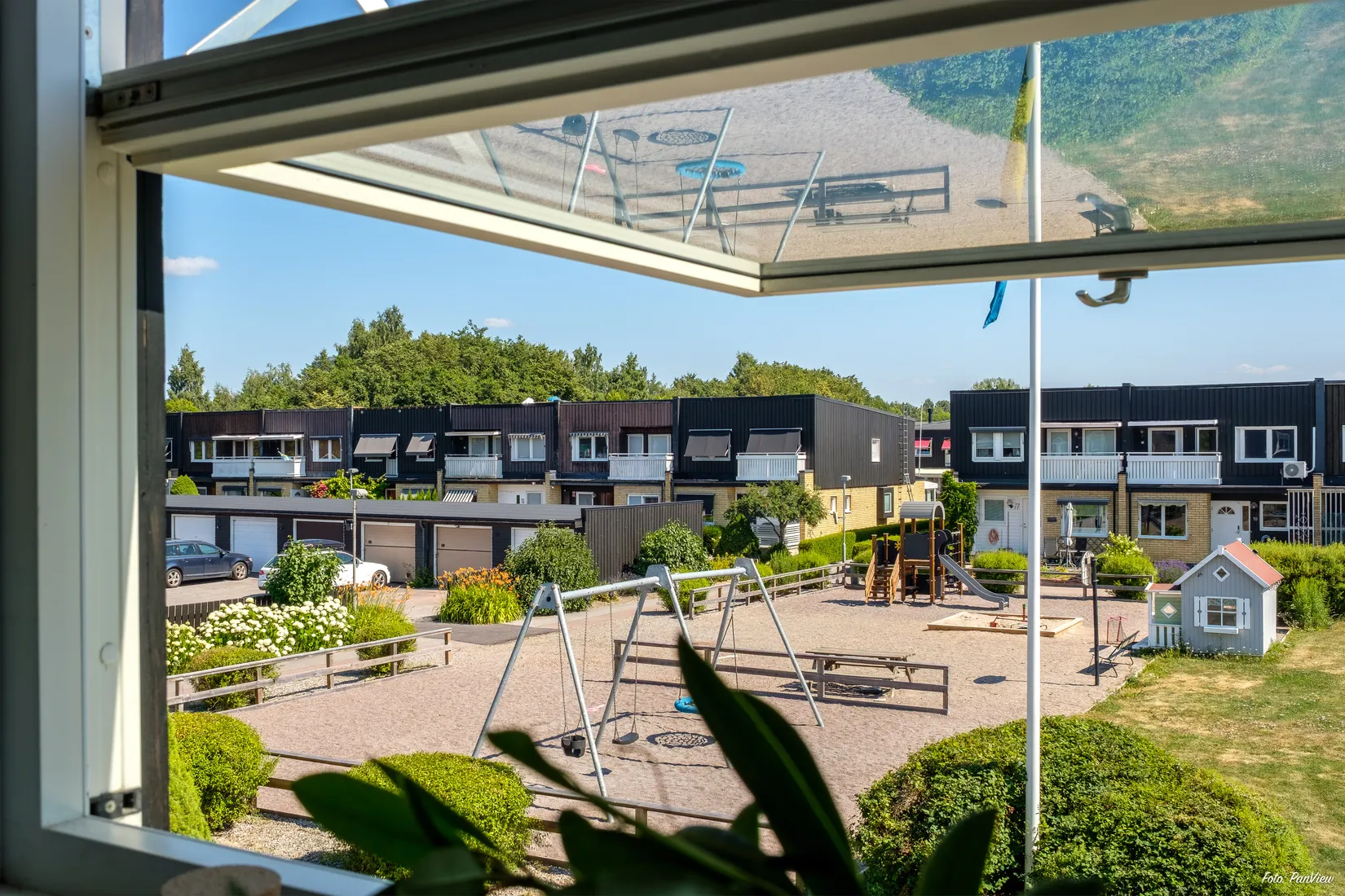 Radhus, Bärnstensgatan 22, Brandthovda, Västerås