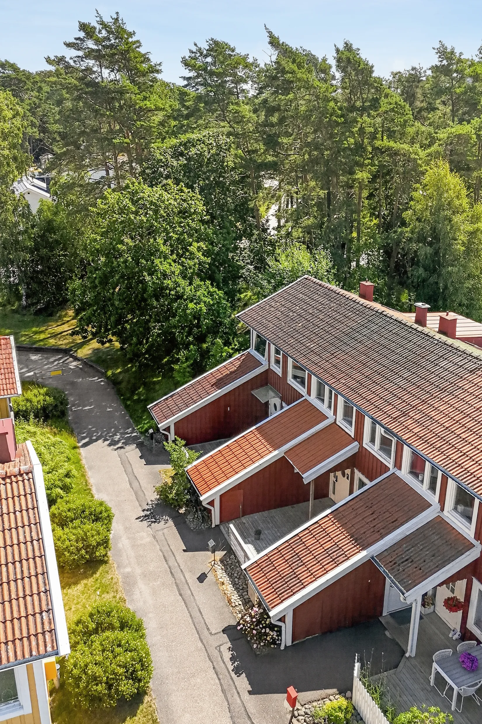 Radhus, Västra Söbacken 77, Stenungsund
