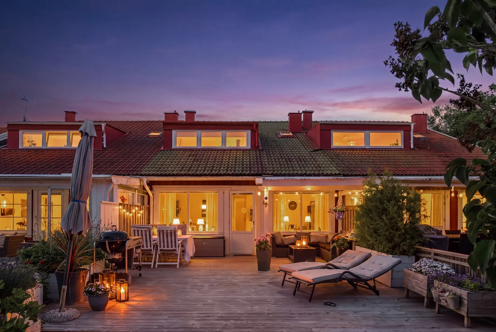 Radhus, Västra Söbacken 77, Stenungsund