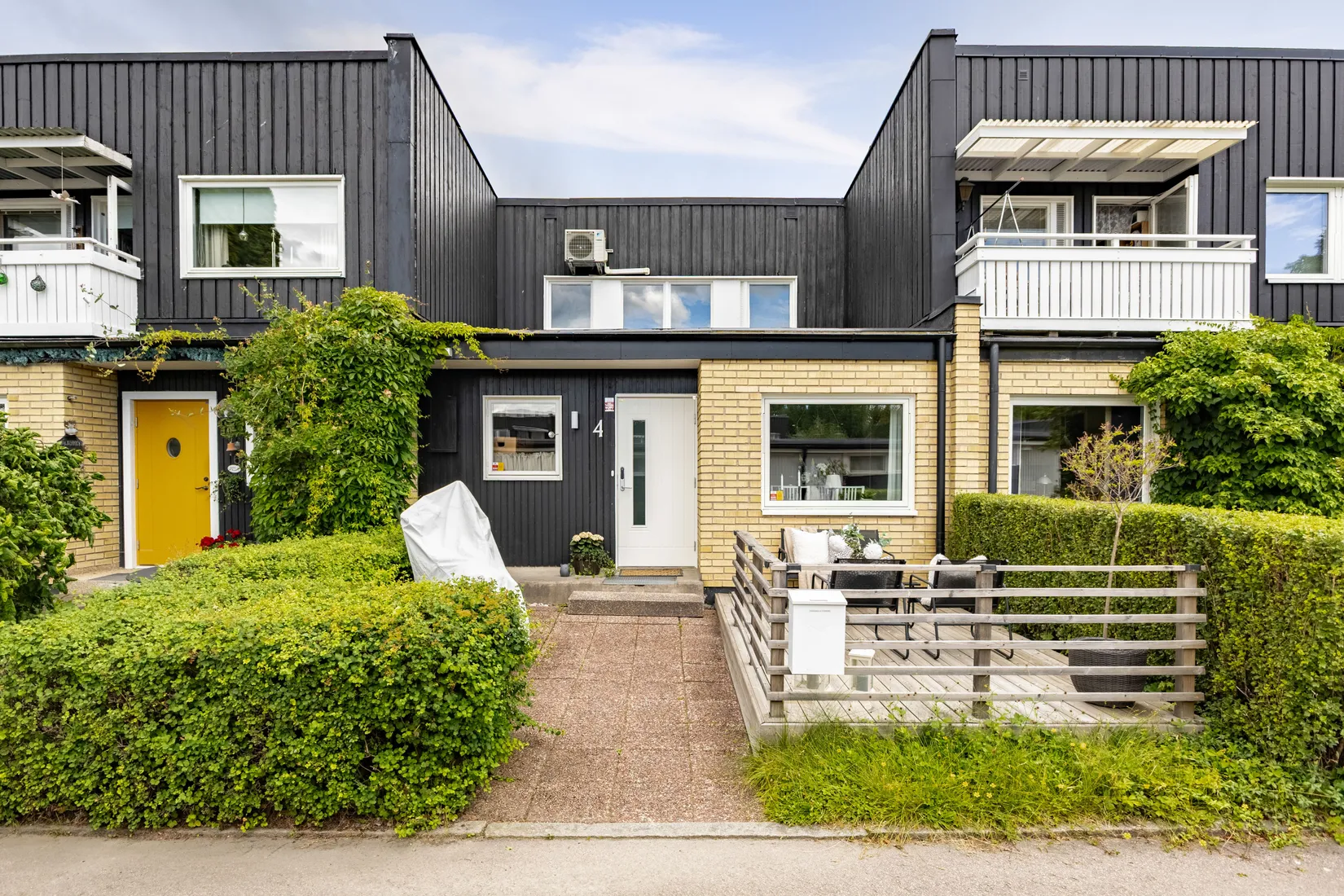 Radhus, Bronslursgatan 4, Brandthovda, Västerås