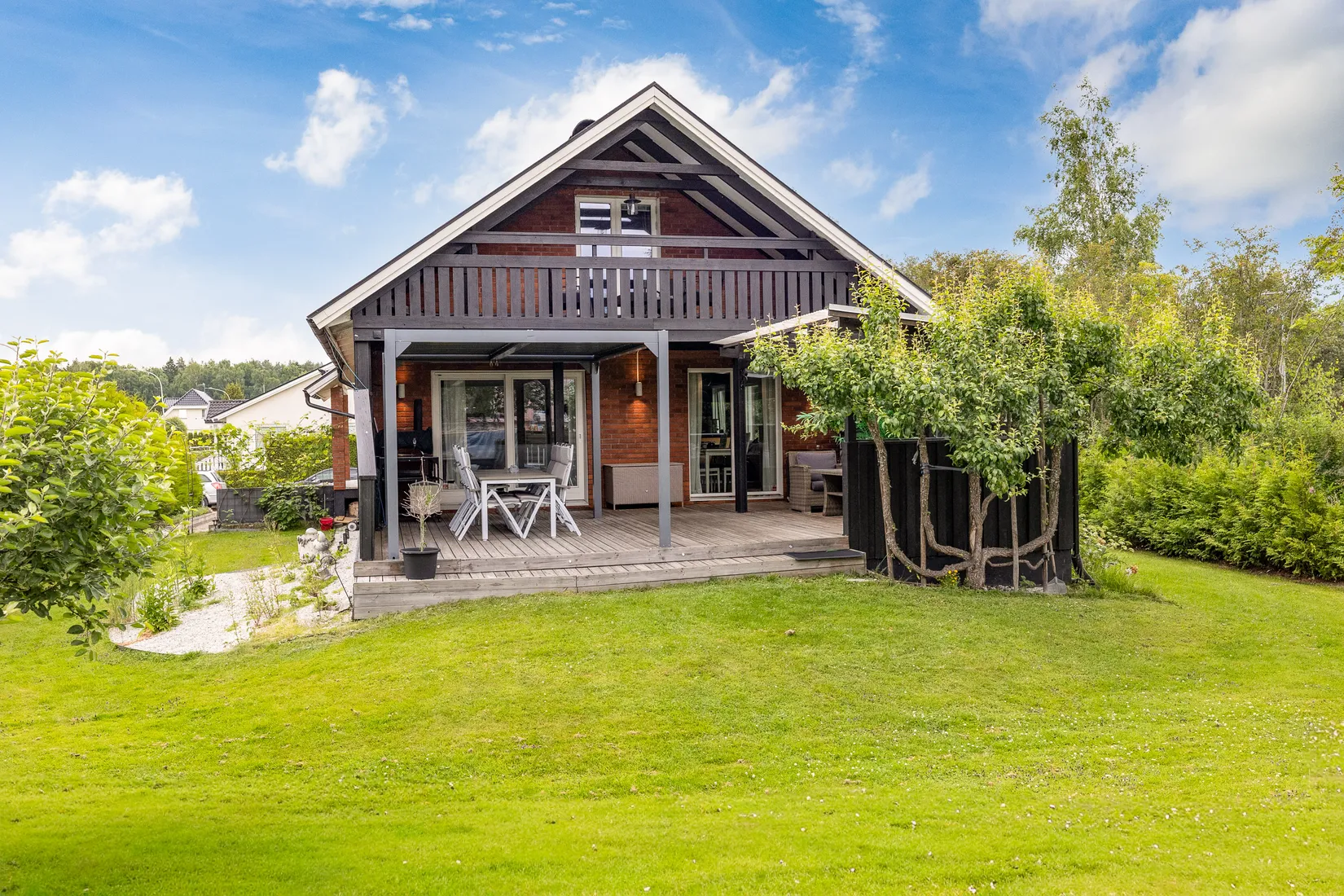 Villa, Olvongatan 16, Nya Hjärsta, Örebro