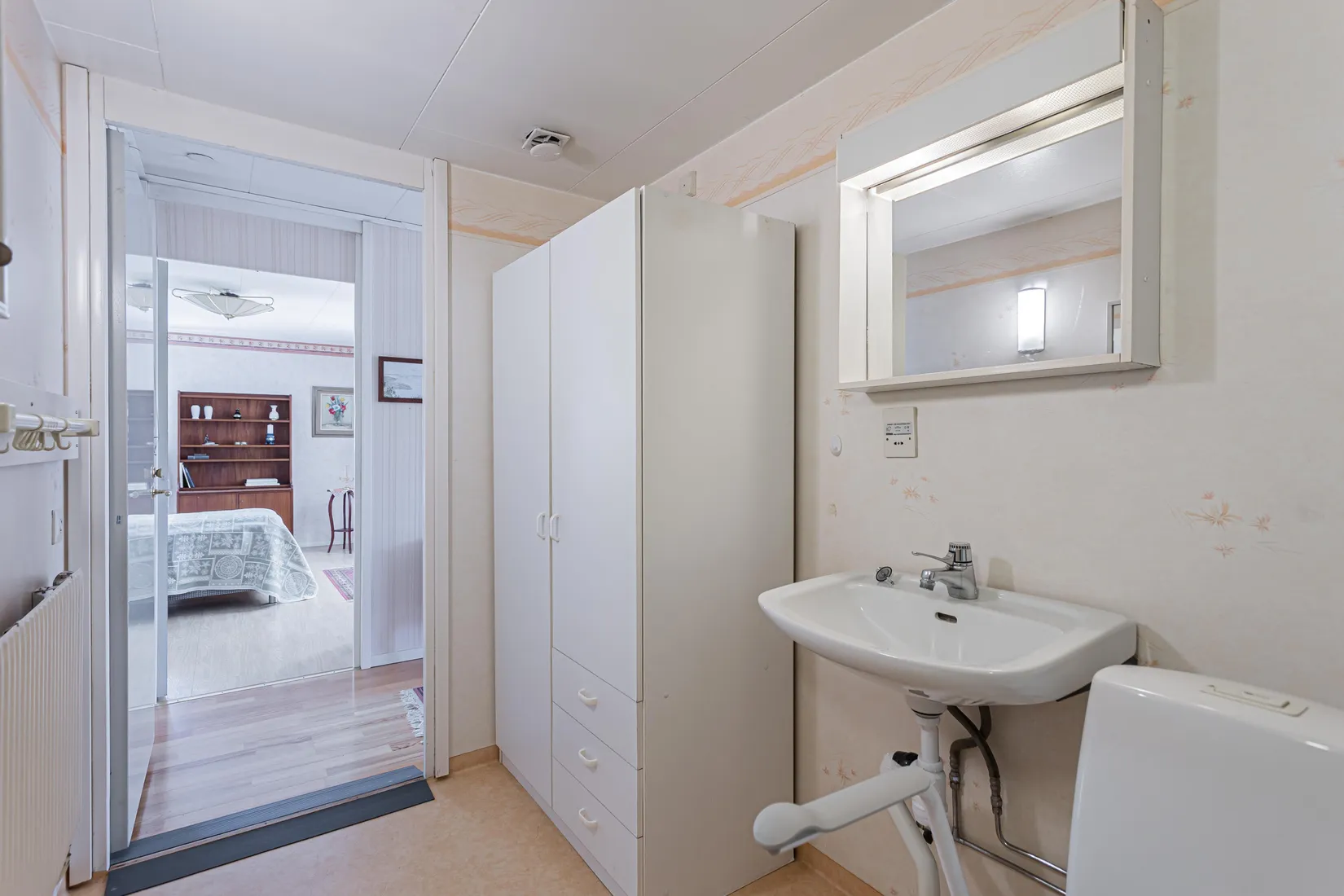 Radhus, Plåtverksgatan 17, Bäckby, Västerås