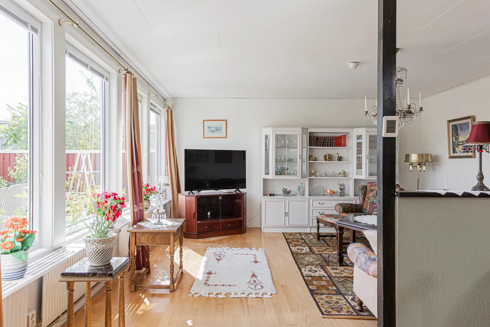 Radhus, Plåtverksgatan 17, Bäckby, Västerås