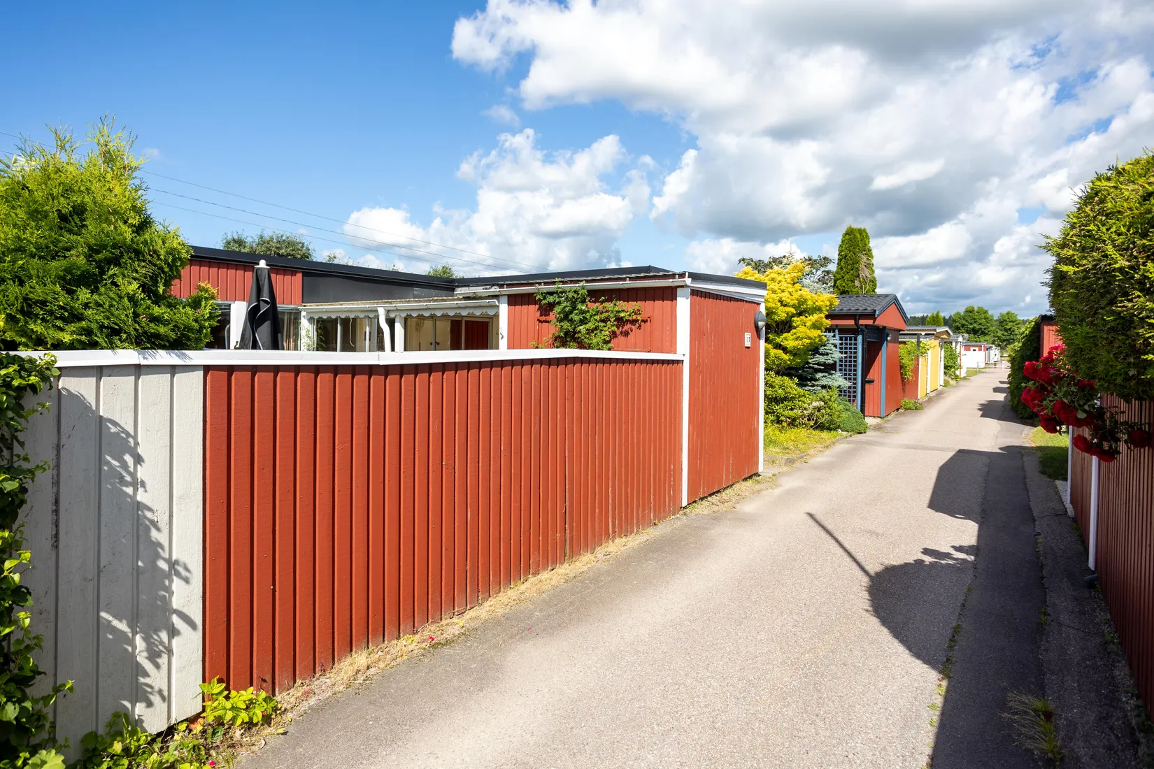 Radhus, Plåtverksgatan 17, Bäckby, Västerås