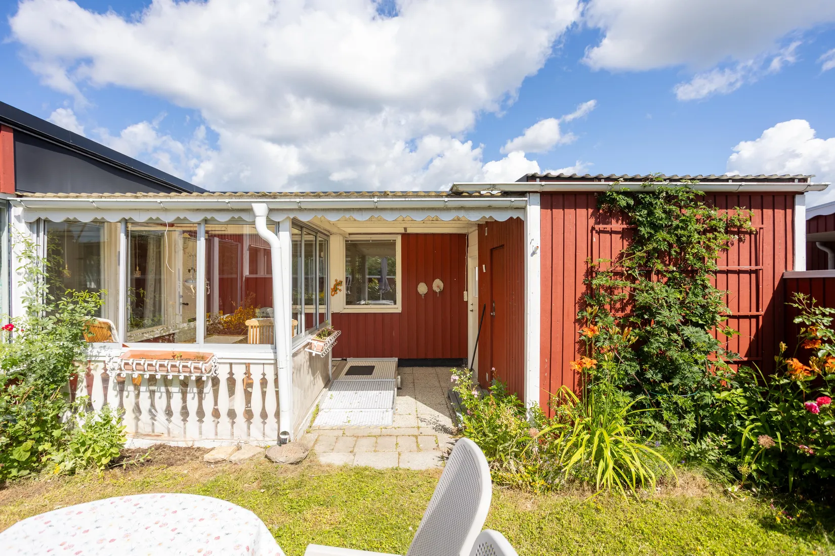 Radhus, Plåtverksgatan 17, Bäckby, Västerås