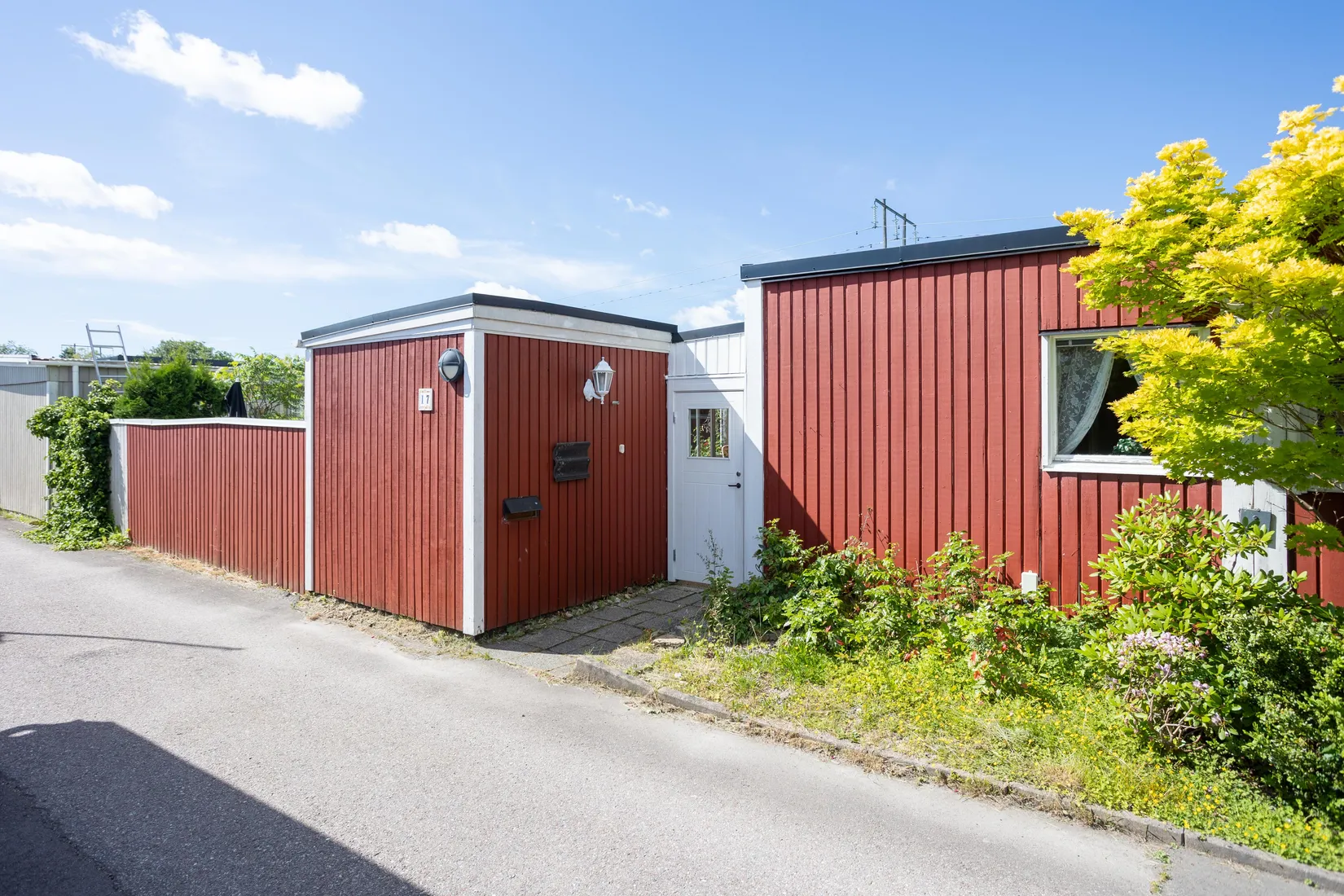 Radhus, Plåtverksgatan 17, Bäckby, Västerås