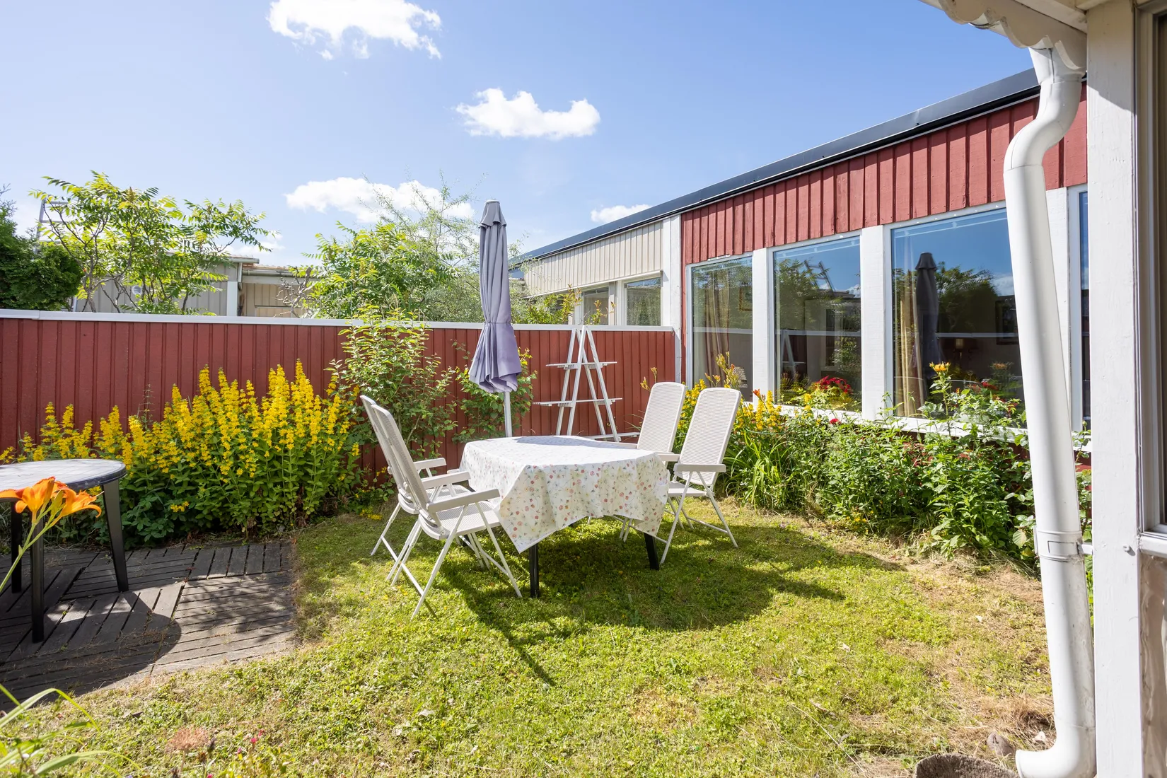 Radhus, Plåtverksgatan 17, Bäckby, Västerås