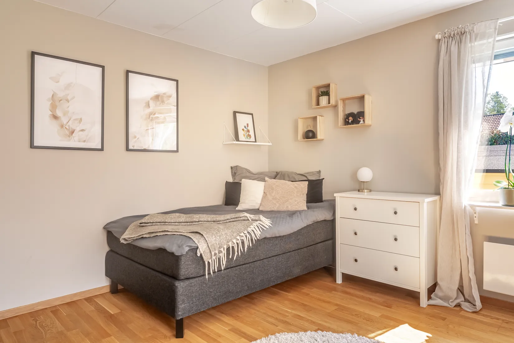 Radhus, Zenitvägen 23, Skälby, Järfälla