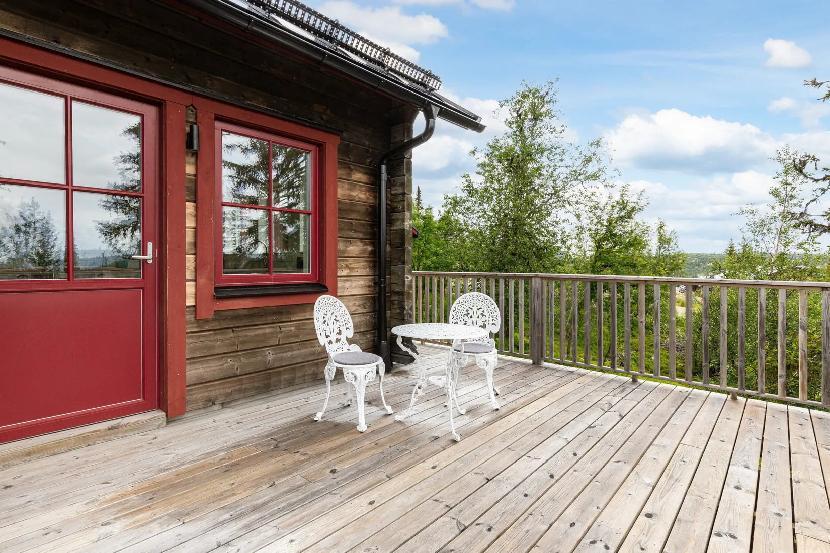 Villa, Utsiktsbacken 23, Storhogna, Berg