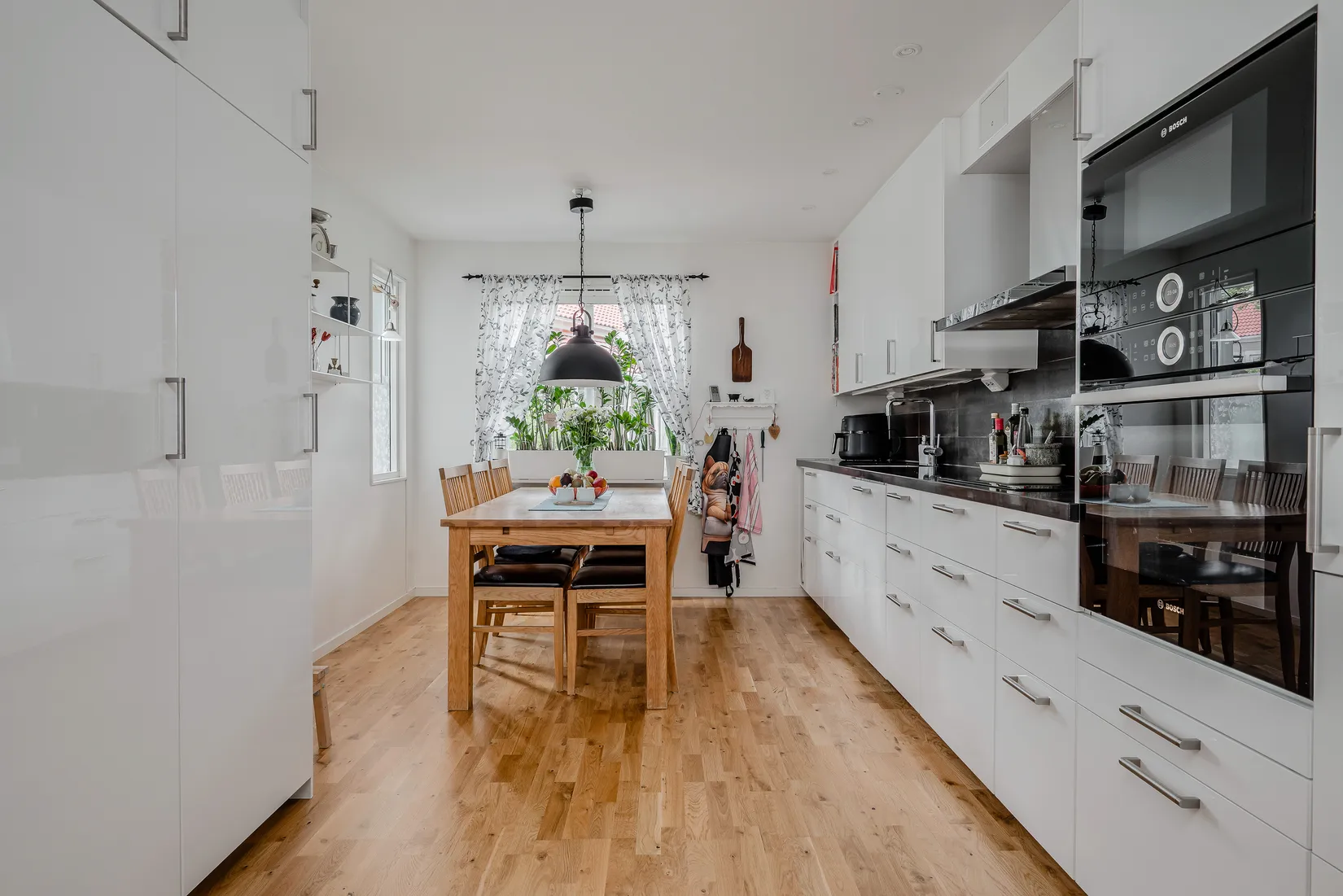 Radhus, Karlavägen 69, Haga, Vallentuna
