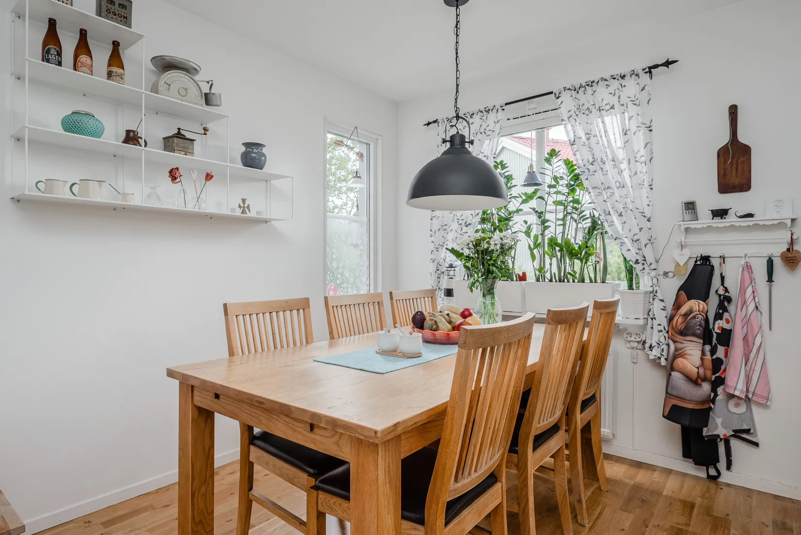 Radhus, Karlavägen 69, Haga, Vallentuna