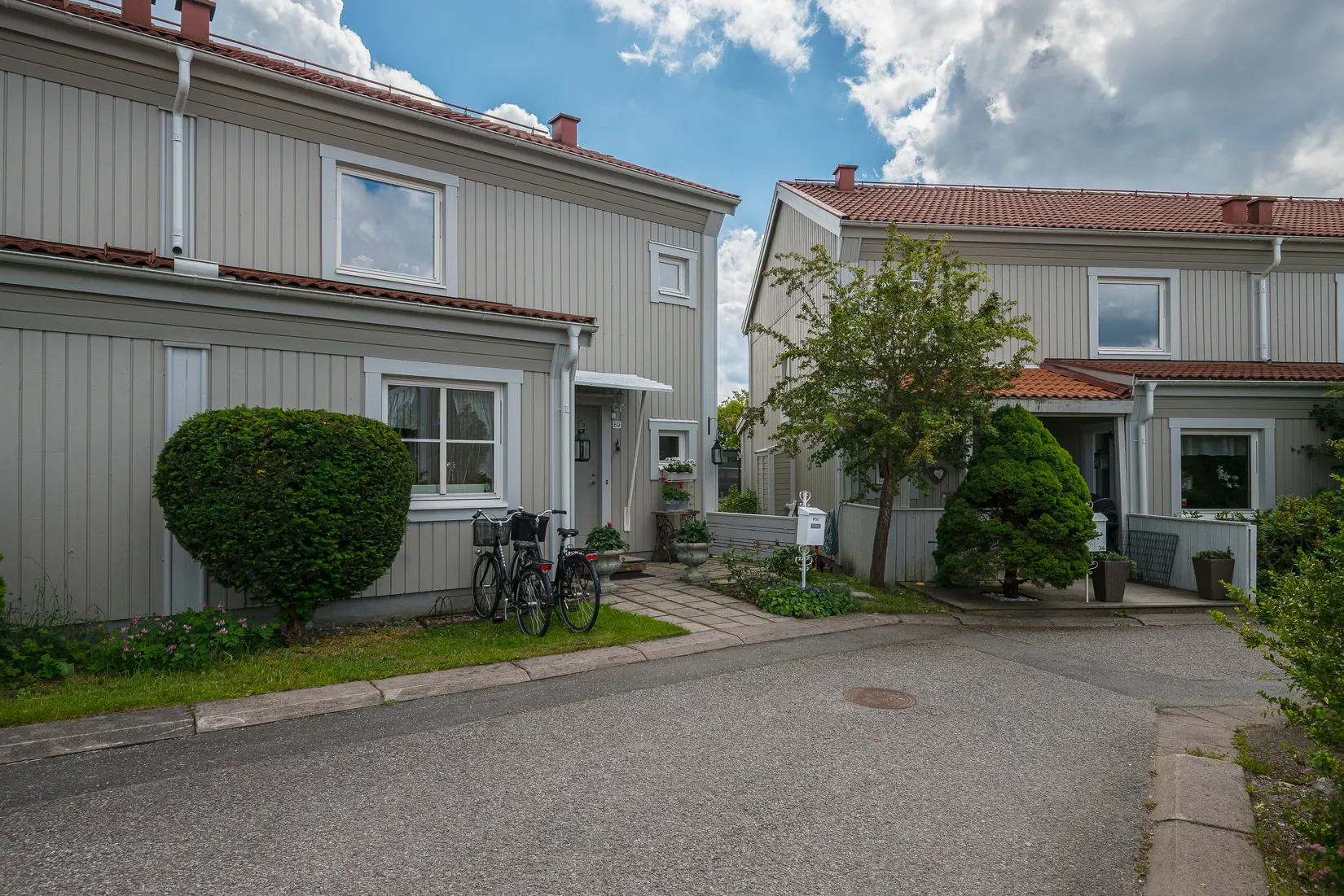 Radhus, Karlavägen 69, Haga, Vallentuna