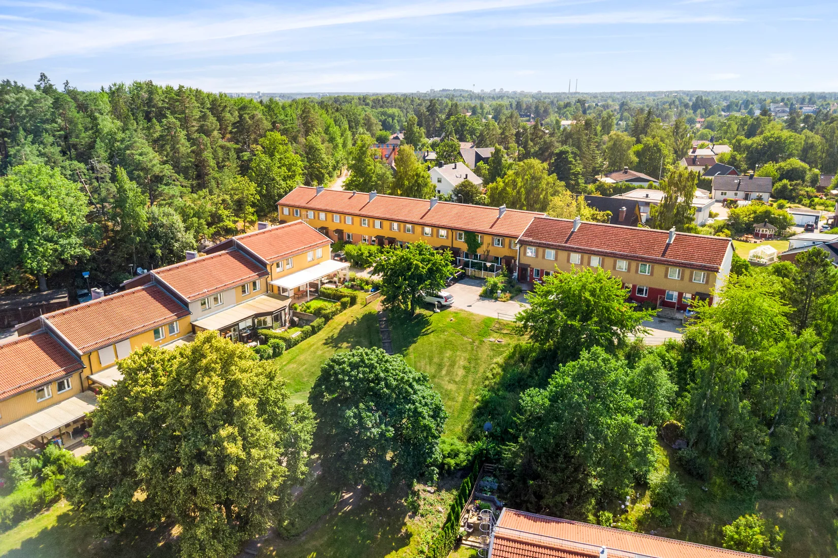 Radhus, Flygarvägen 239, Barkarby, Järfälla