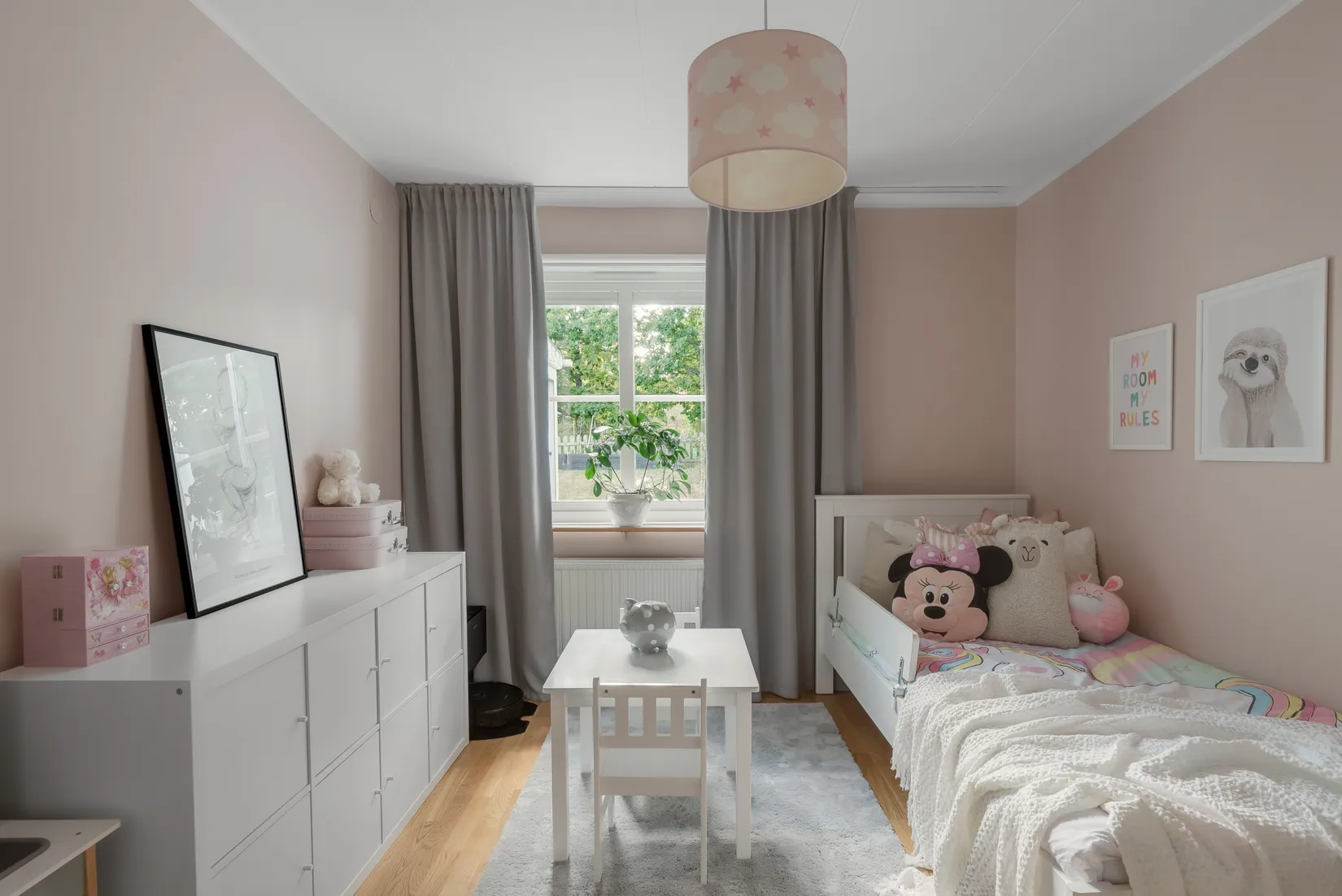 Radhus, Sigillgatan 102, Björkhaga, Örebro