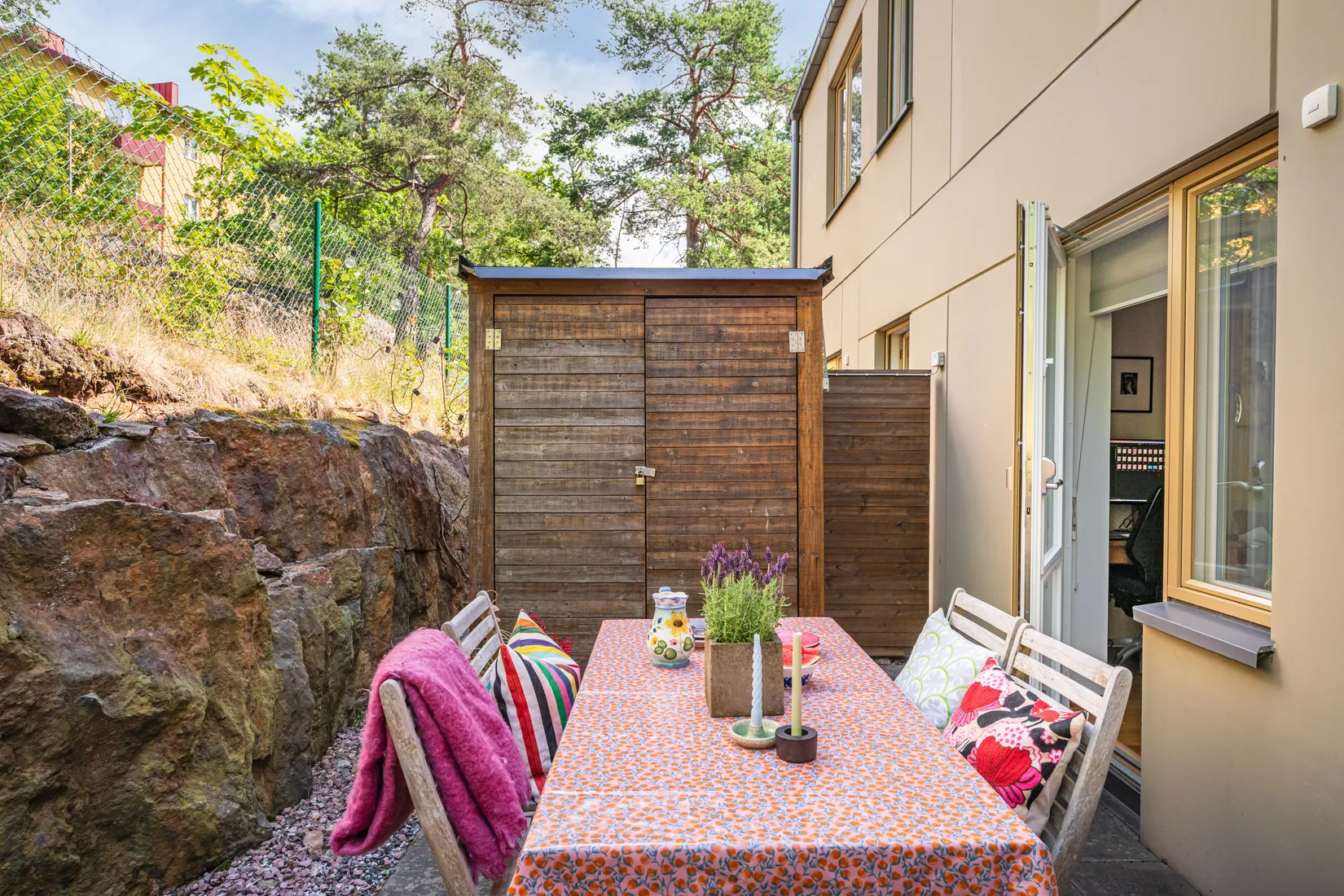 Radhus, Kransbindarvägen 82, Midsommarkransen/Telefonplan, Stockholm