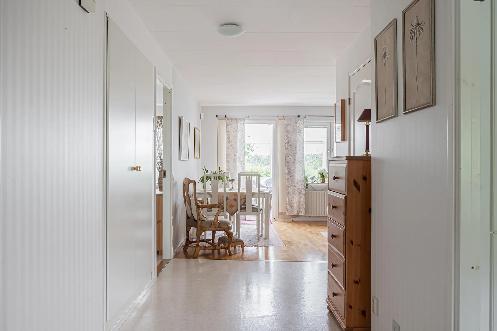 Radhus, Midvintergatan 40, Skultuna, Västerås