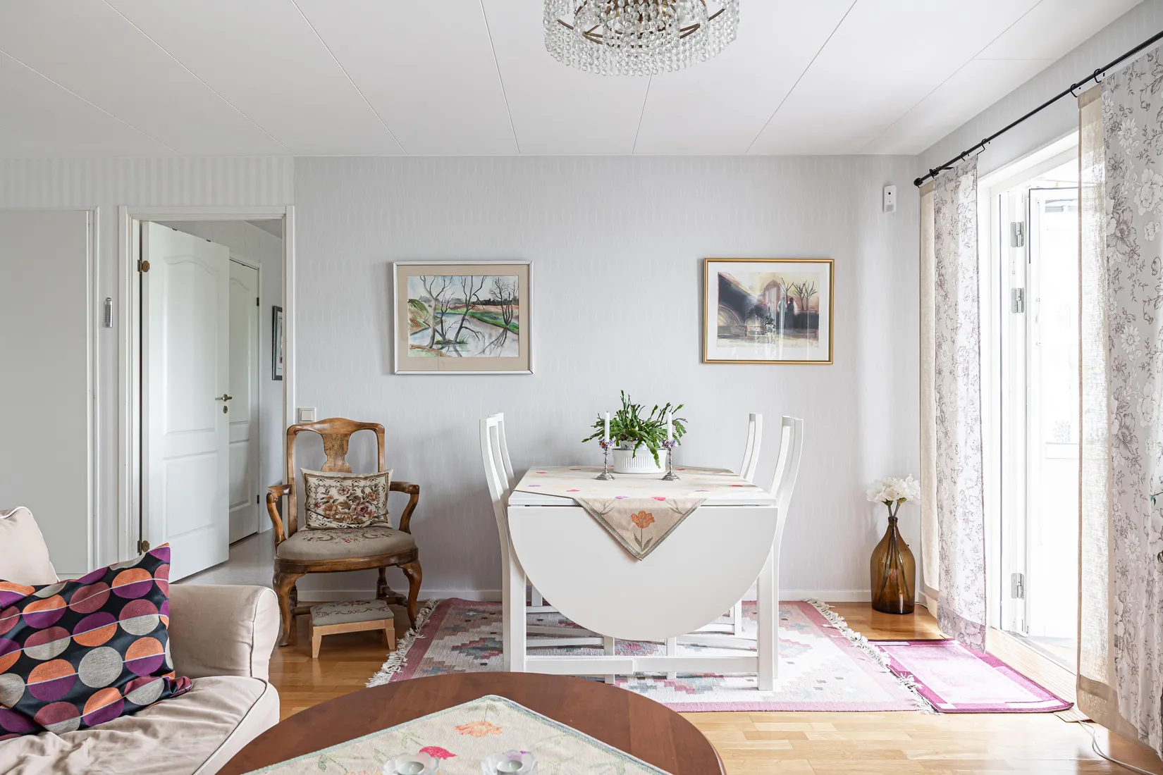 Radhus, Midvintergatan 40, Skultuna, Västerås
