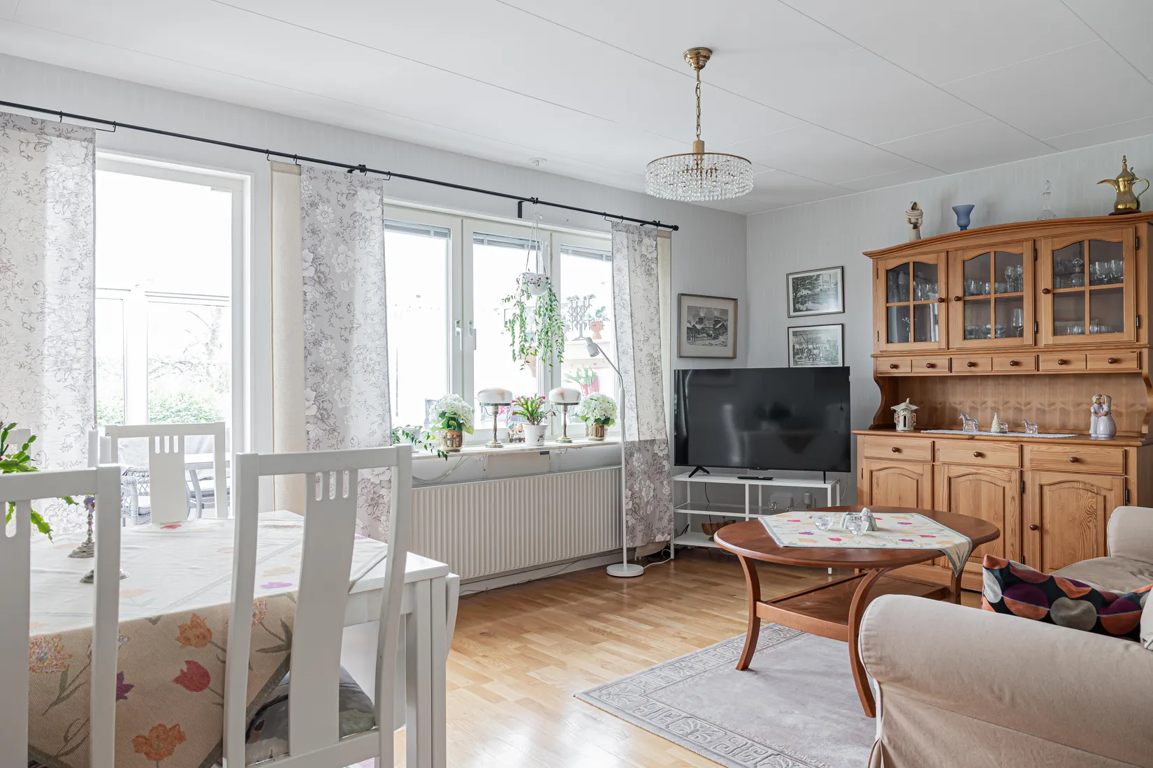 Radhus, Midvintergatan 40, Skultuna, Västerås