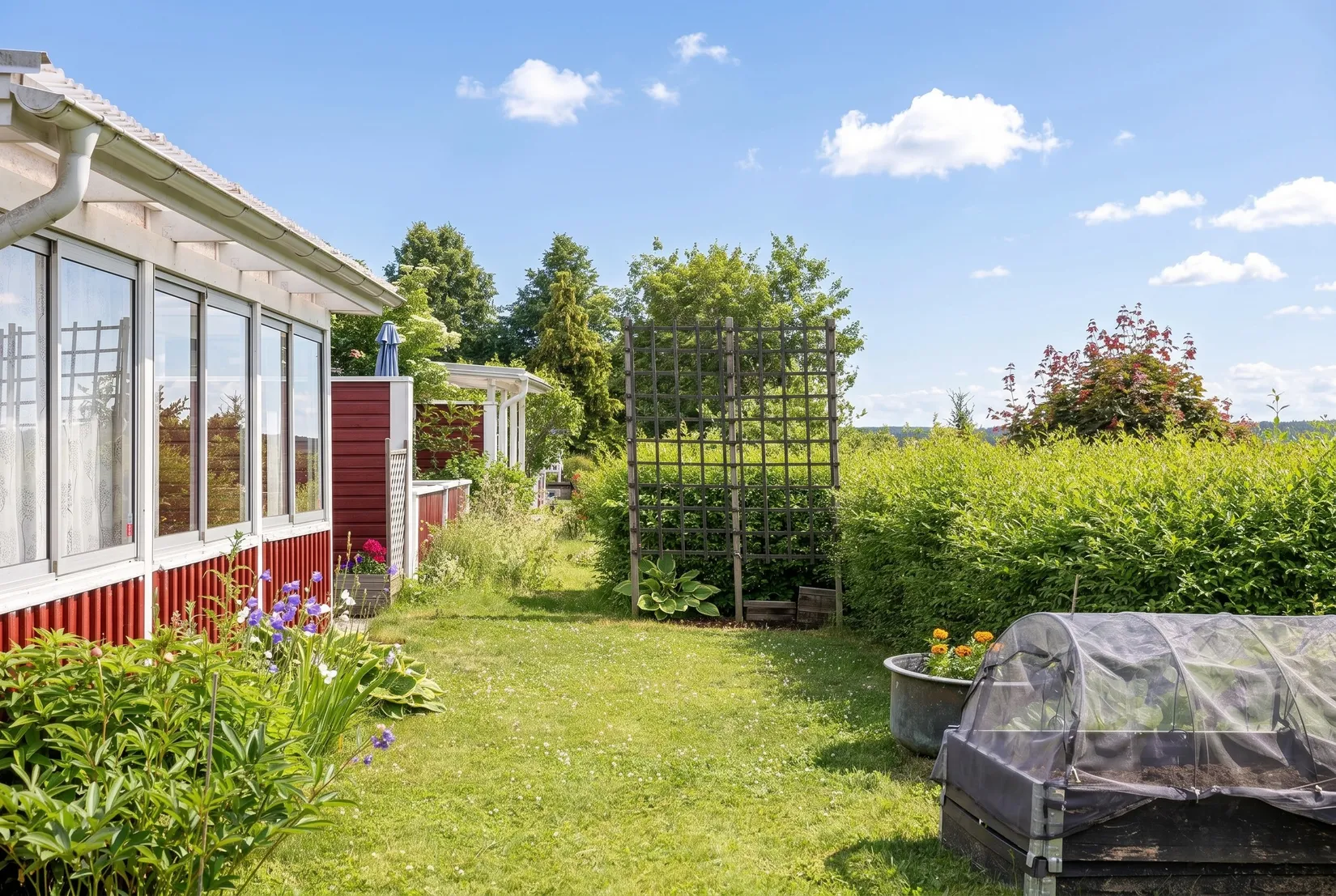 Radhus, Midvintergatan 40, Skultuna, Västerås