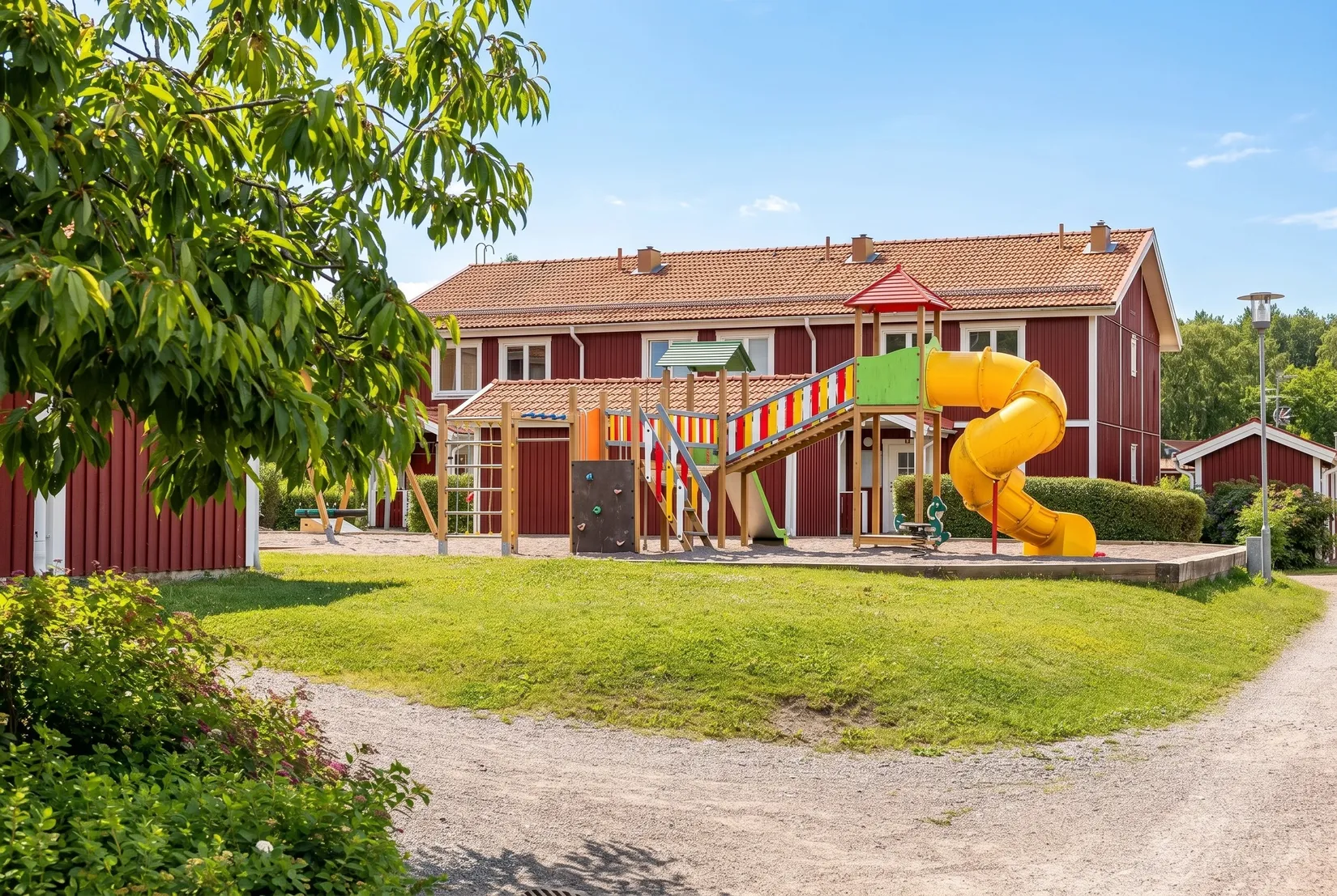 Radhus, Midvintergatan 40, Skultuna, Västerås