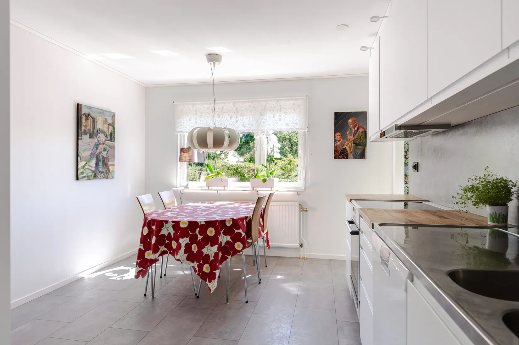 Radhus, Lövsbergsvägen 99, Hörnläge, Hjulsbro, Linköping
