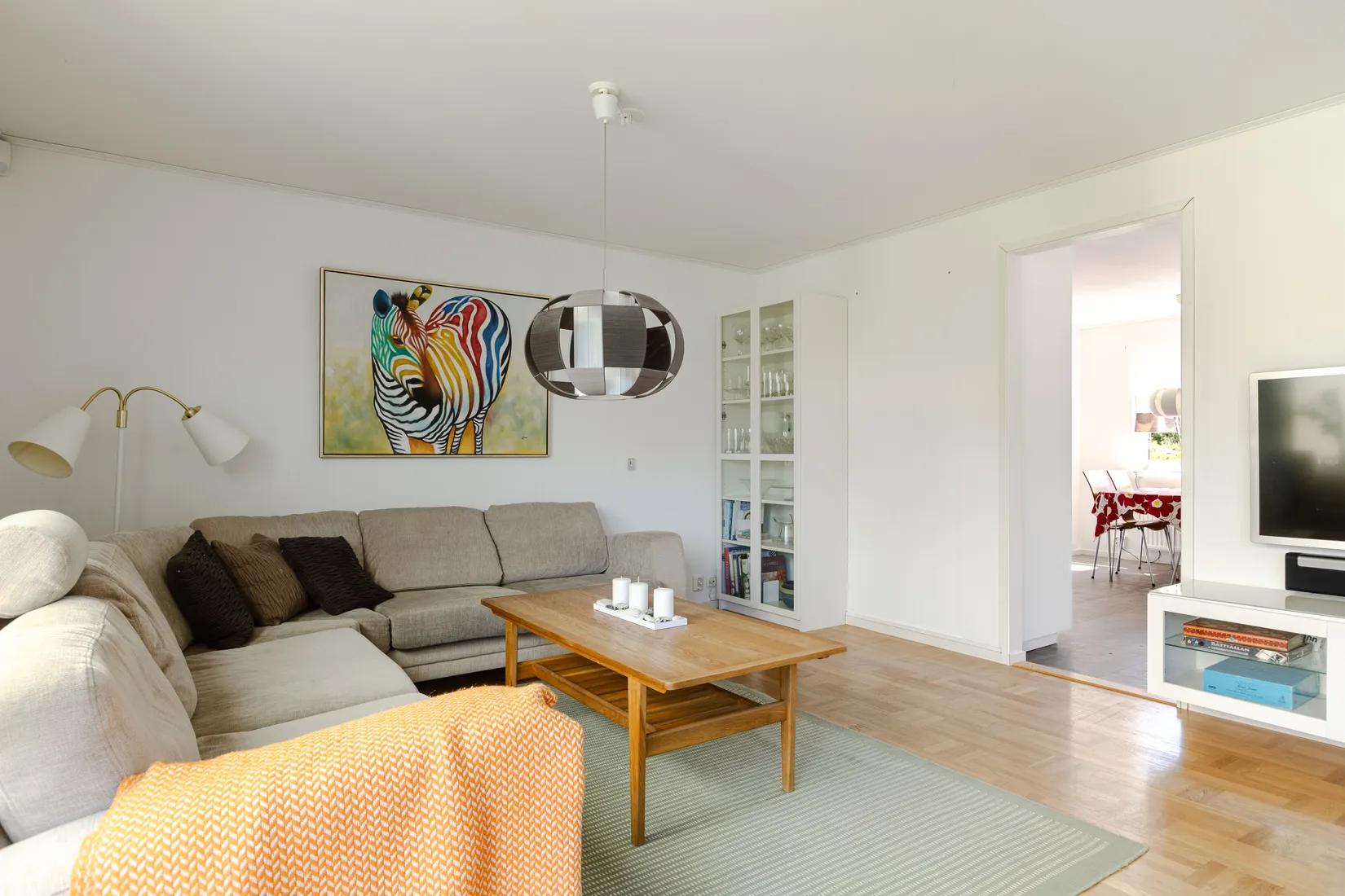 Radhus, Lövsbergsvägen 99, Hörnläge, Hjulsbro, Linköping