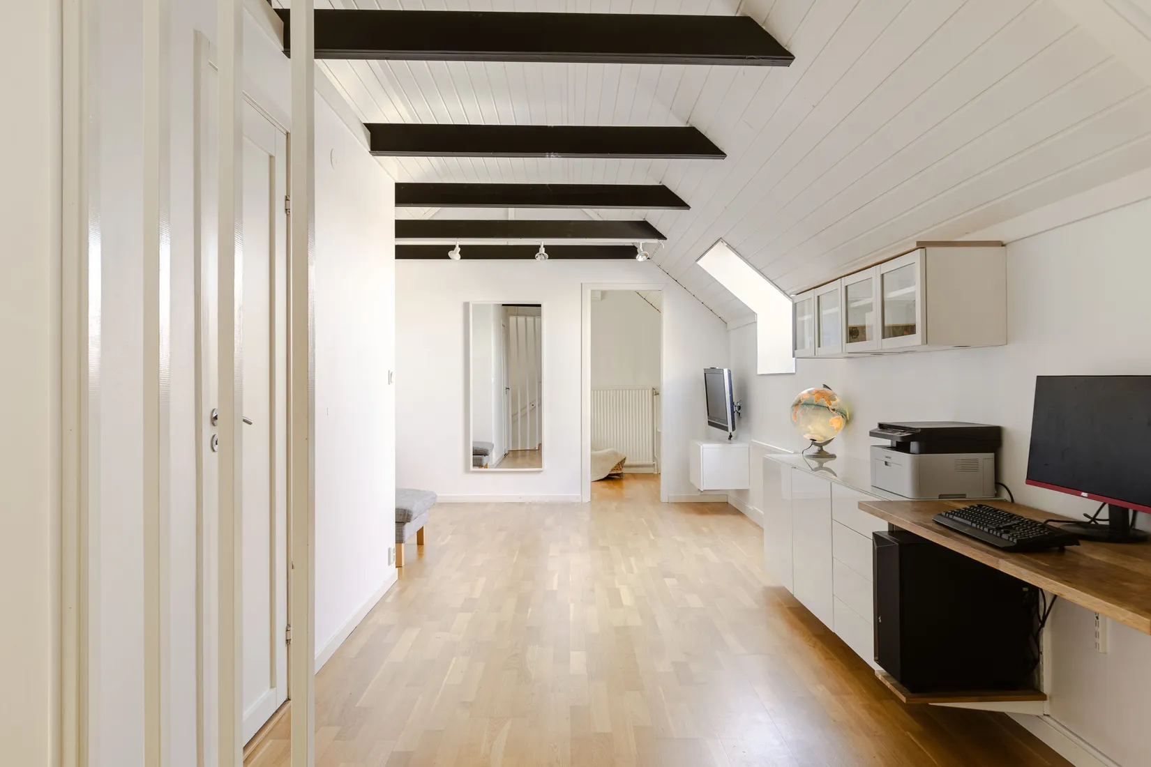 Radhus, Lövsbergsvägen 99, Hörnläge, Hjulsbro, Linköping