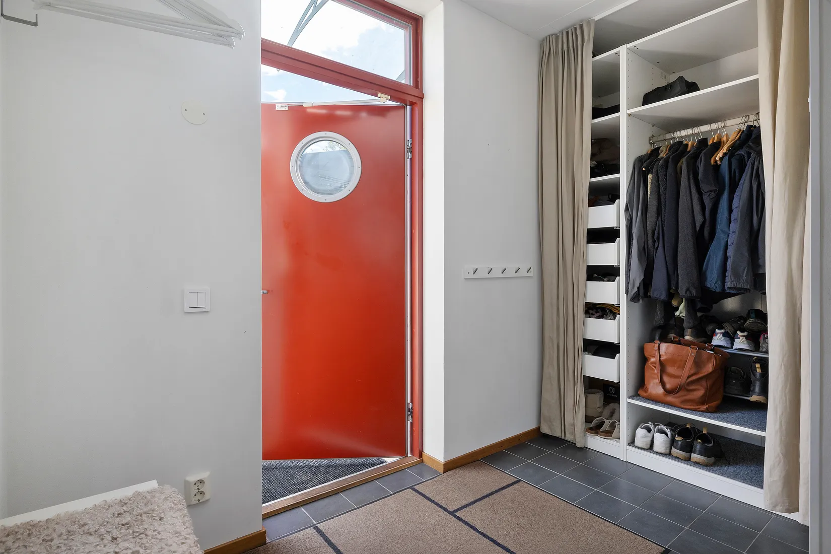 Radhus, Sofia Gyllenhielms väg 32, Sigtuna - Sjudargården, Sigtuna