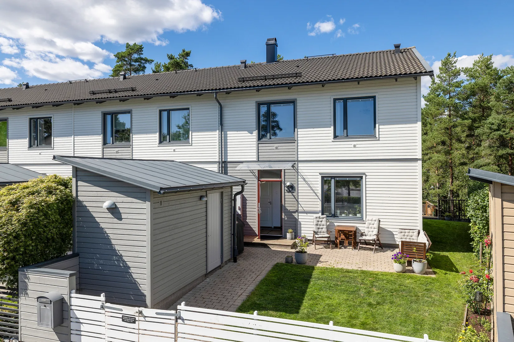 Radhus, Sofia Gyllenhielms väg 32, Sigtuna - Sjudargården, Sigtuna