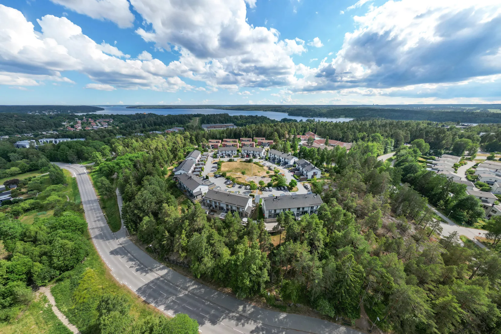 Radhus, Sofia Gyllenhielms väg 32, Sigtuna - Sjudargården, Sigtuna