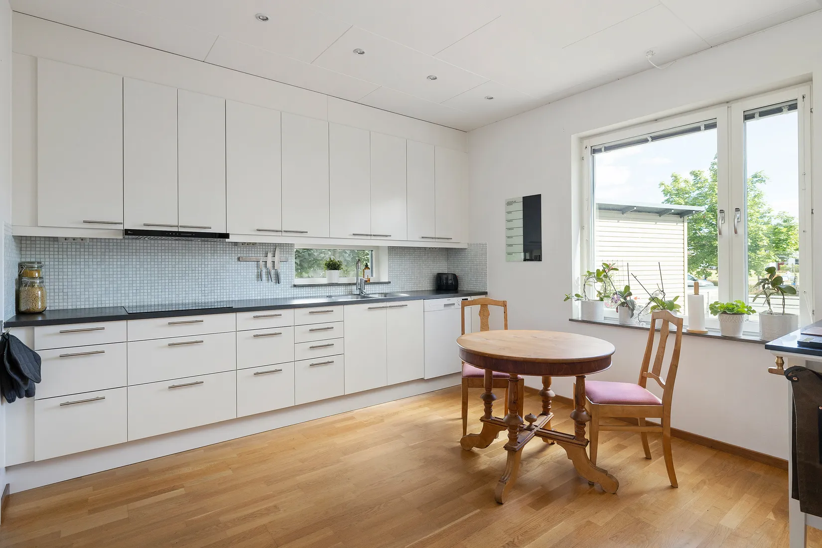 Radhus, Sofia Gyllenhielms väg 32, Sigtuna - Sjudargården, Sigtuna