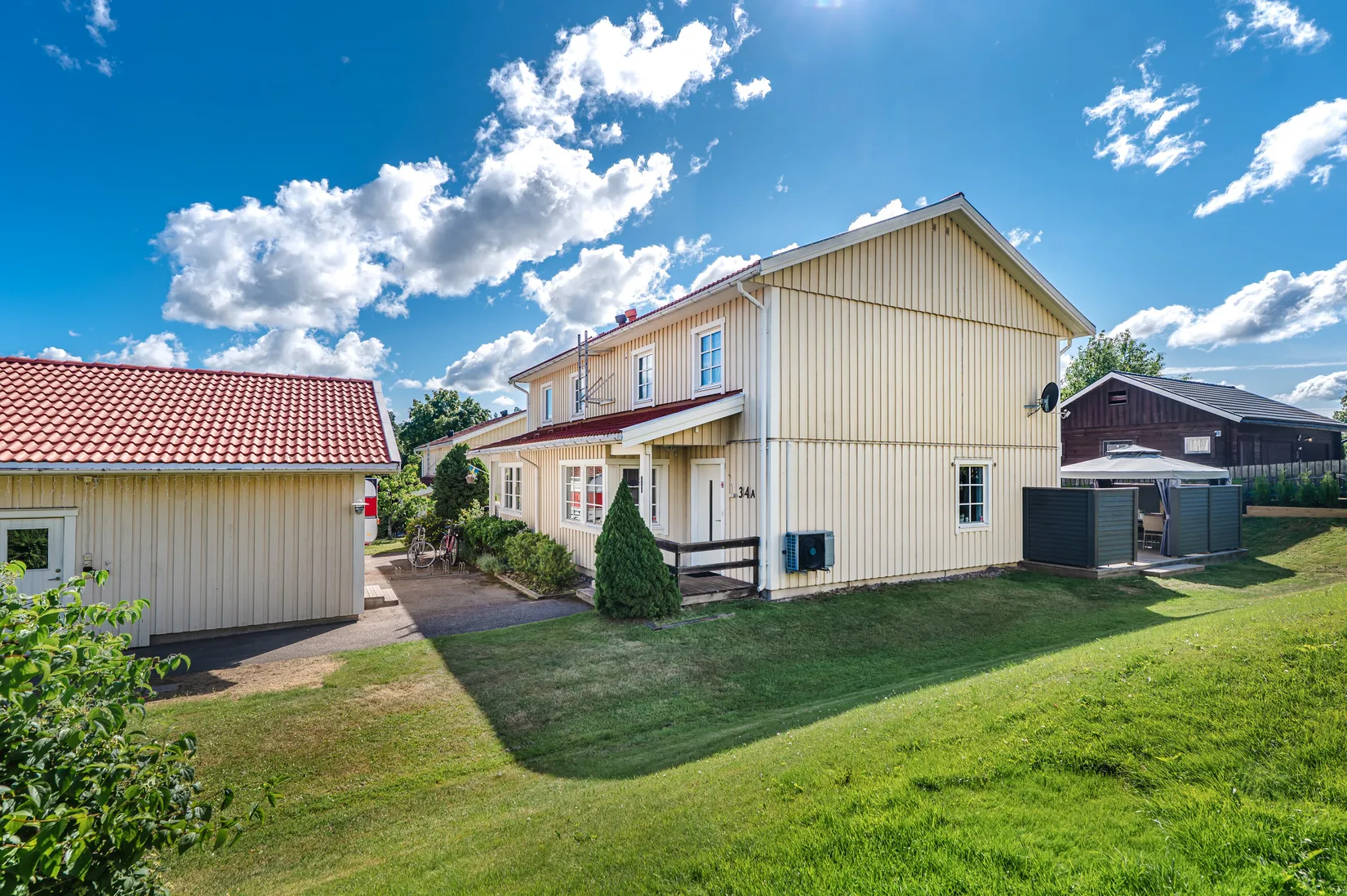 Radhus, Linnévägen 34A, Centralt, Sandviken