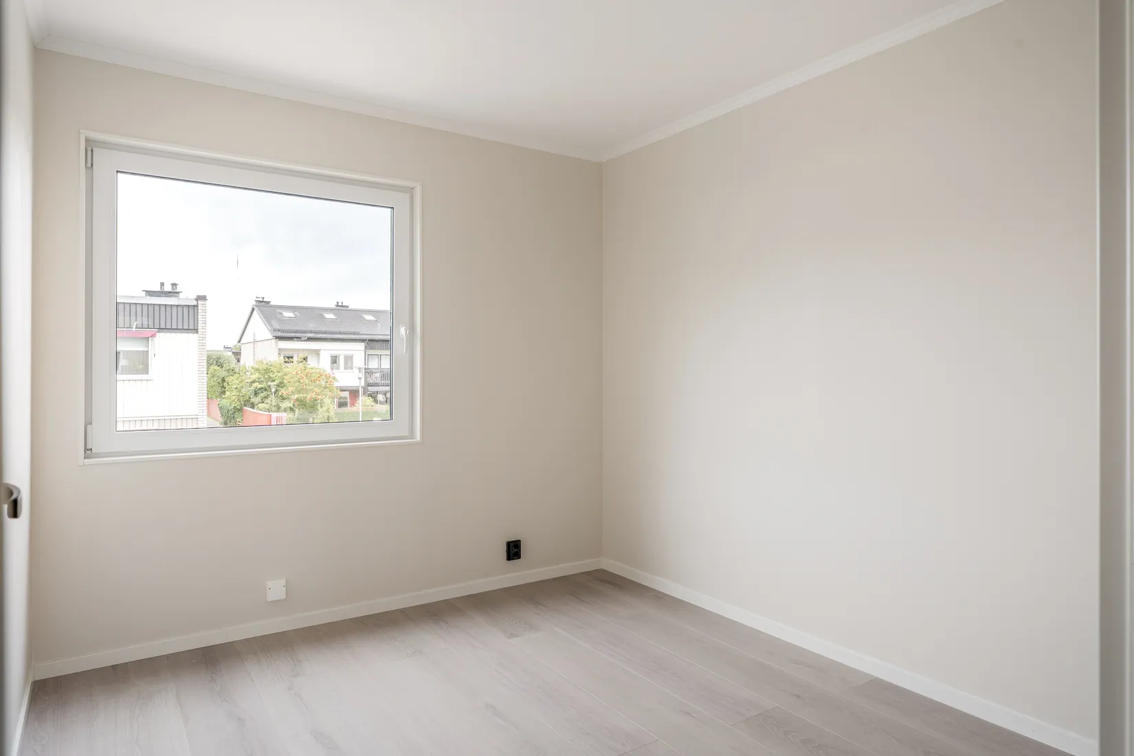 Radhus, Lomvägen 213, Kärrdal, Sollentuna