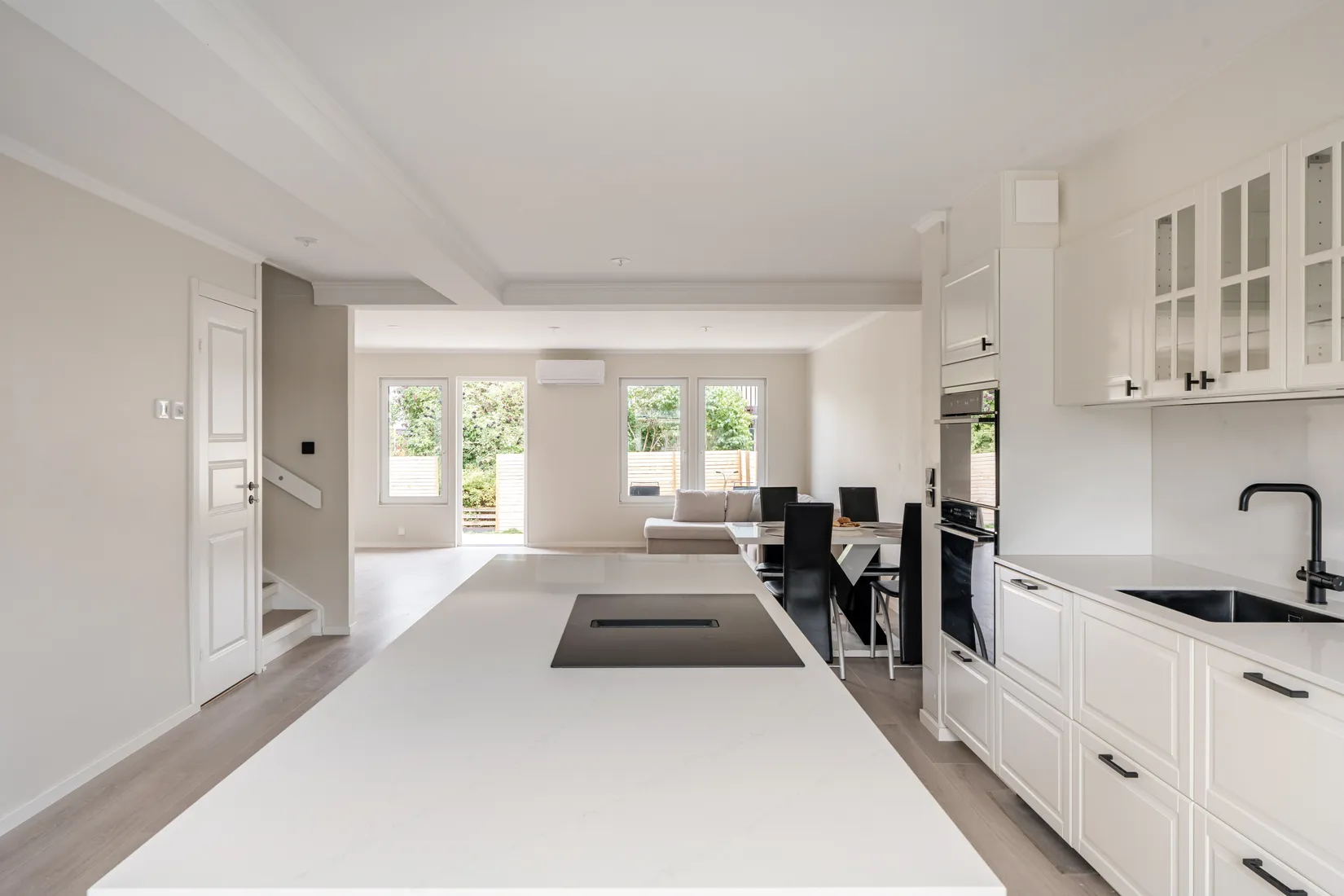 Radhus, Lomvägen 213, Kärrdal, Sollentuna