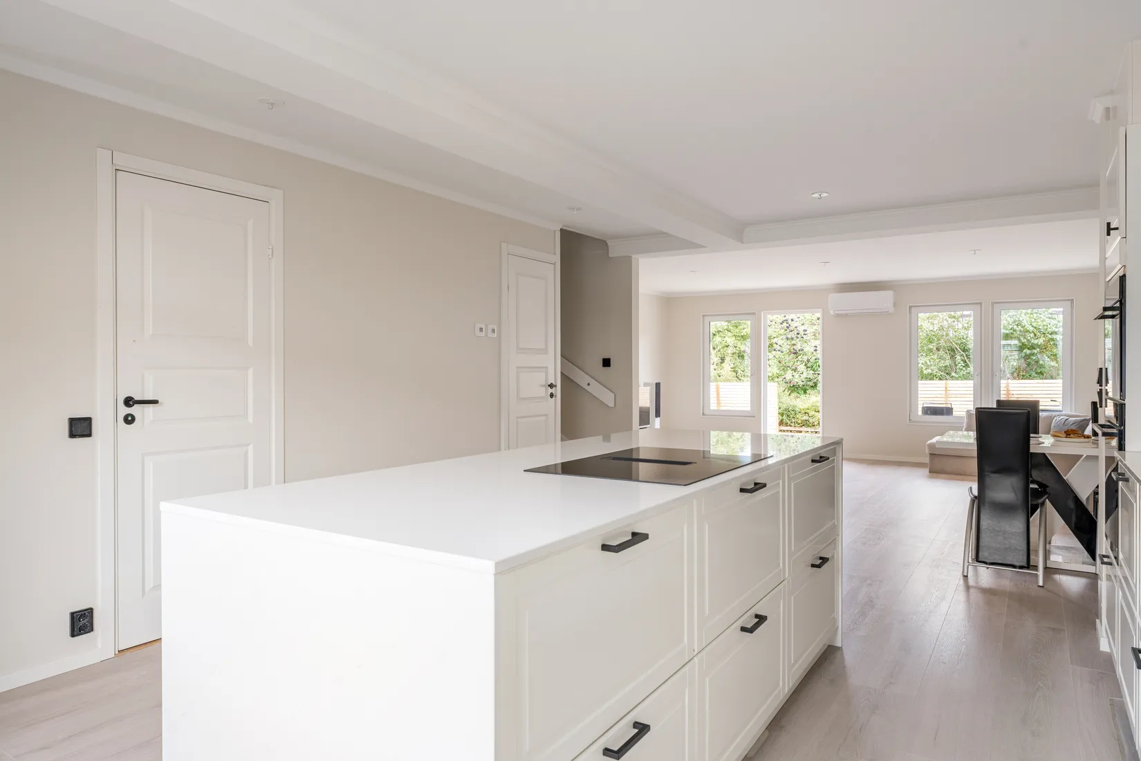 Radhus, Lomvägen 213, Kärrdal, Sollentuna