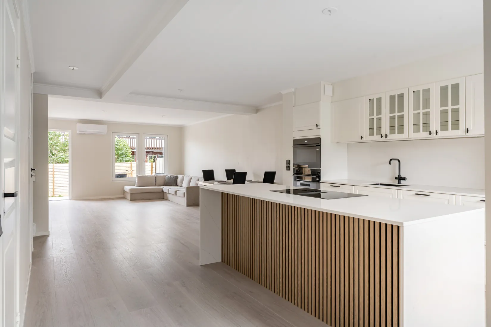Radhus, Lomvägen 213, Kärrdal, Sollentuna