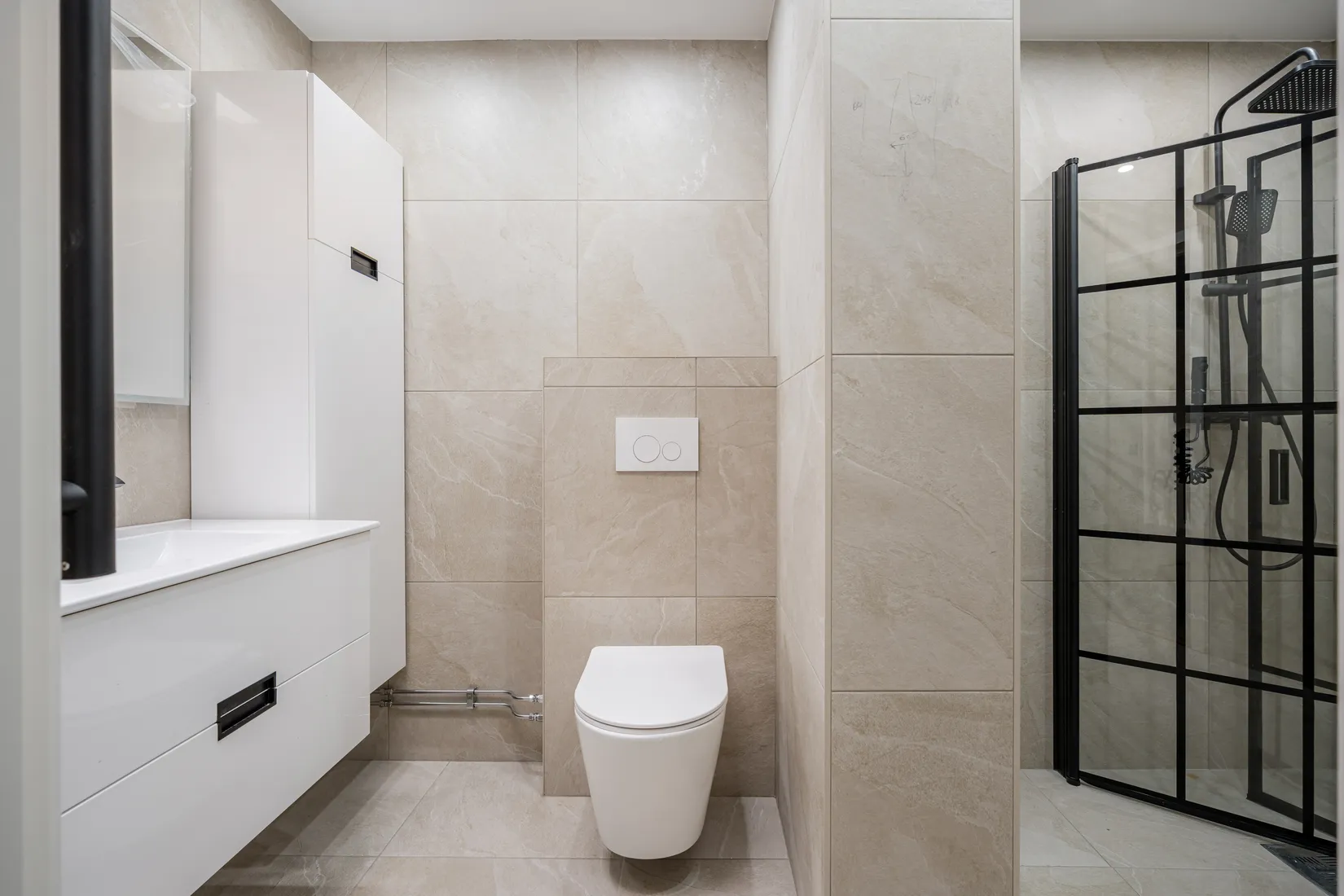 Radhus, Lomvägen 213, Kärrdal, Sollentuna