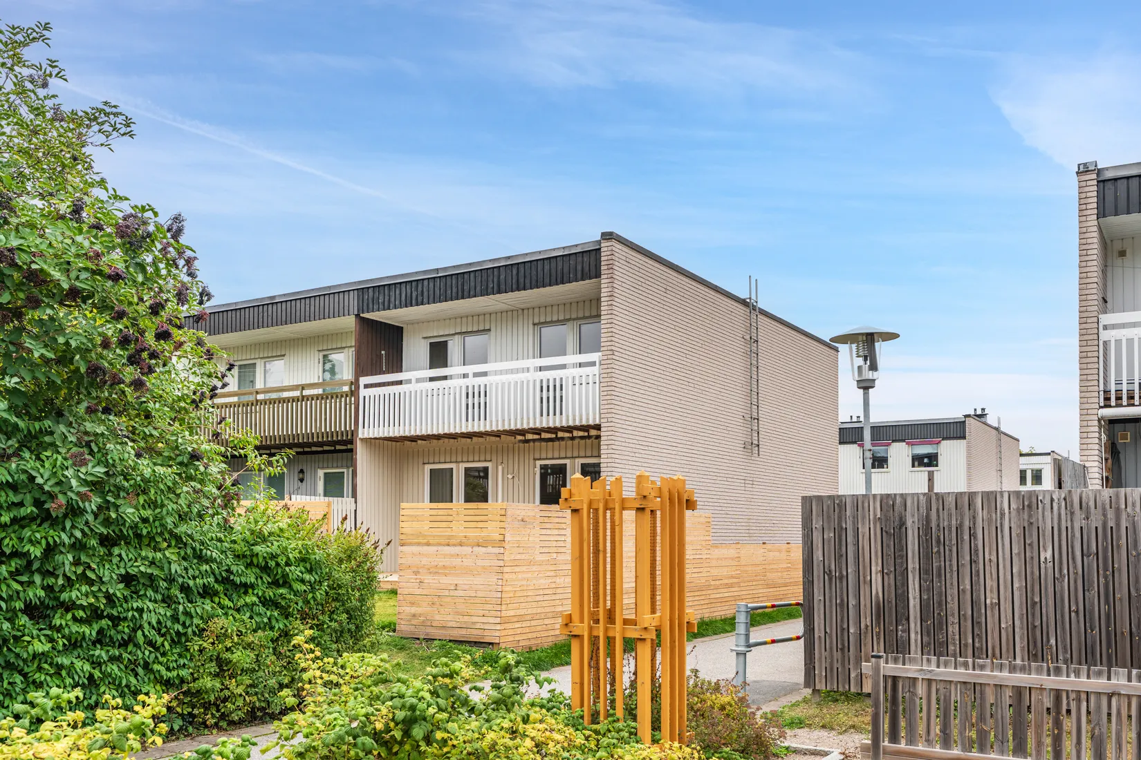 Radhus, Lomvägen 213, Kärrdal, Sollentuna