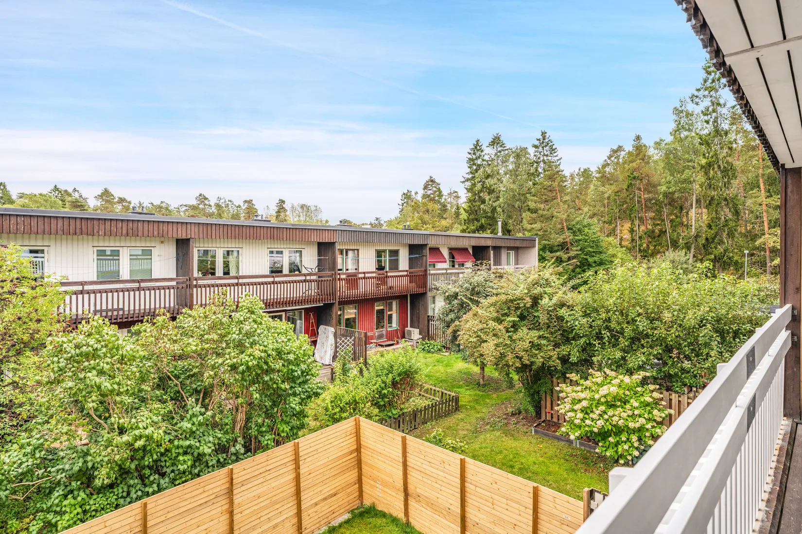 Radhus, Lomvägen 213, Kärrdal, Sollentuna