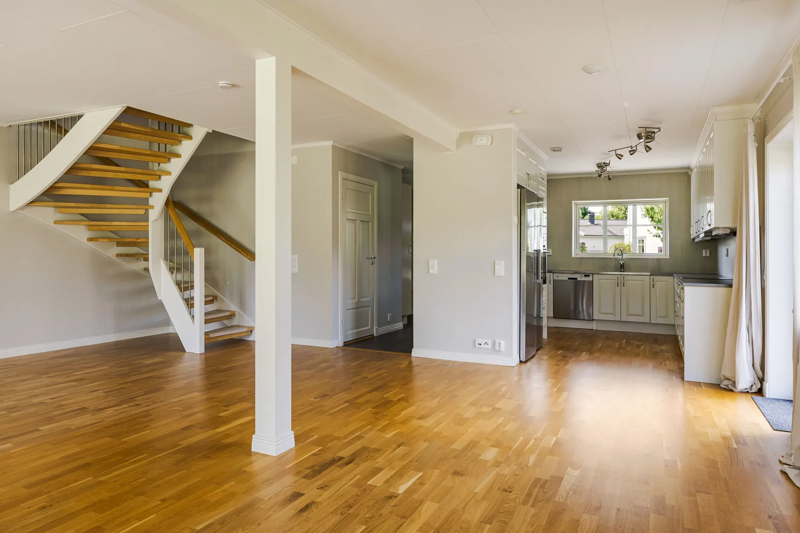 Radhus, Linsvägen 13, Ekängen, Linköping