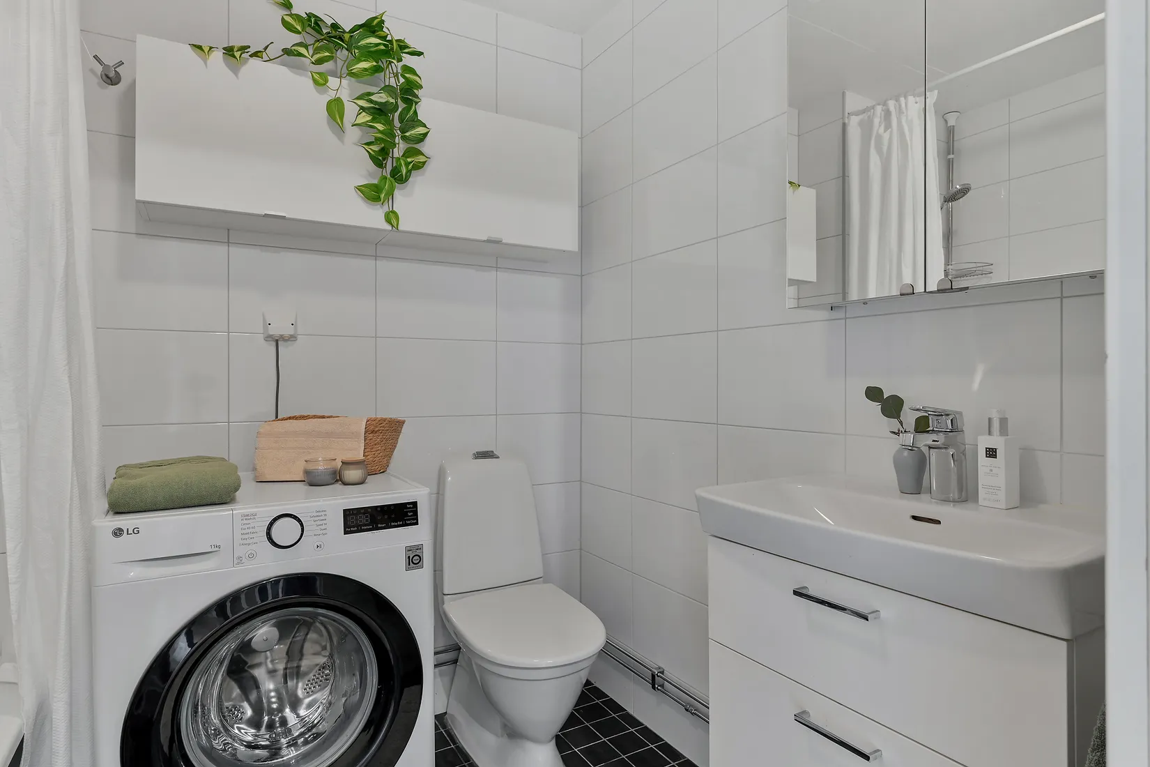 Radhus, Sommarvägen 37, Bollstanäs, Upplands Väsby