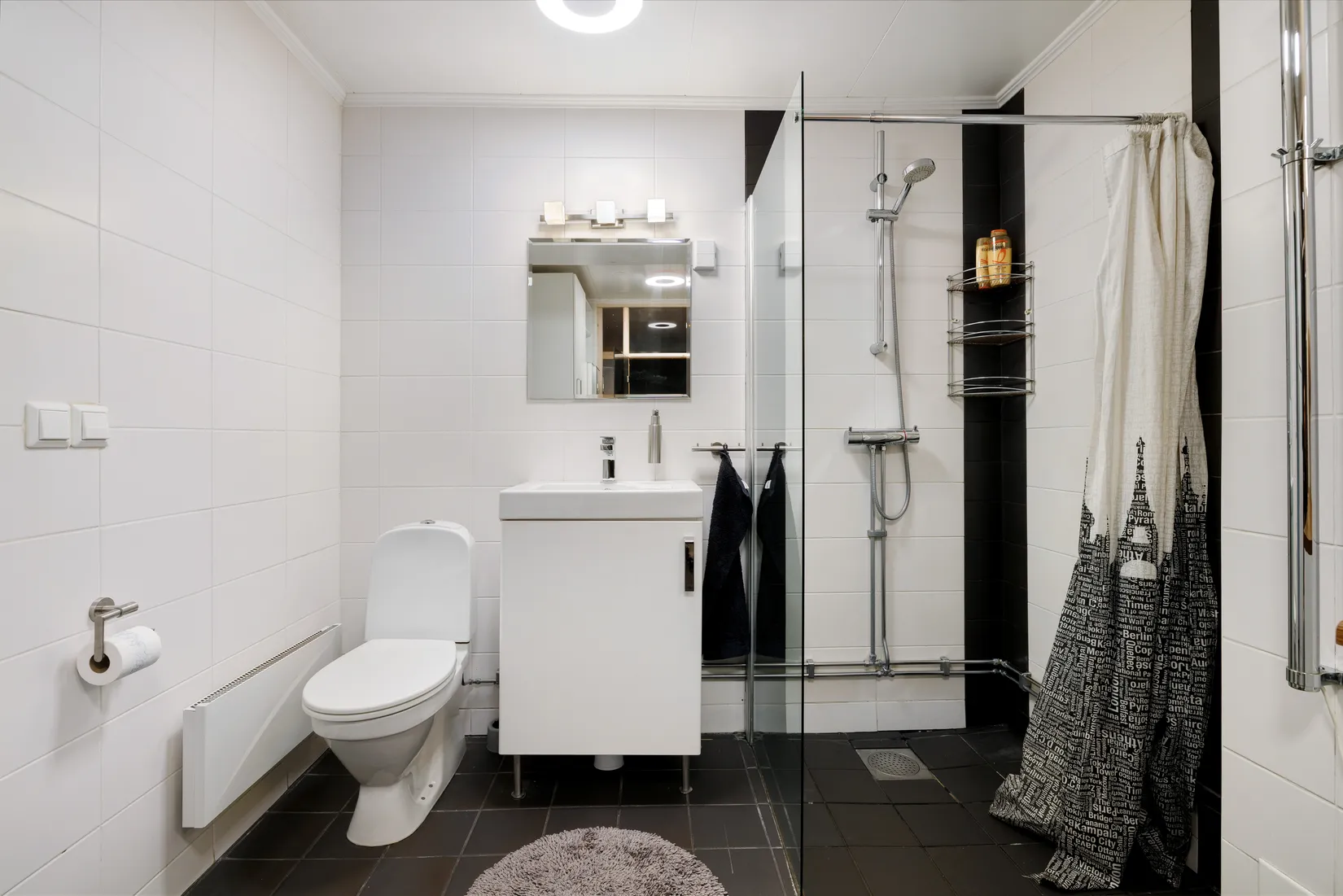 Radhus, Örnholmsbrinken 132, Johannesdal - Vårberg, Stockholm