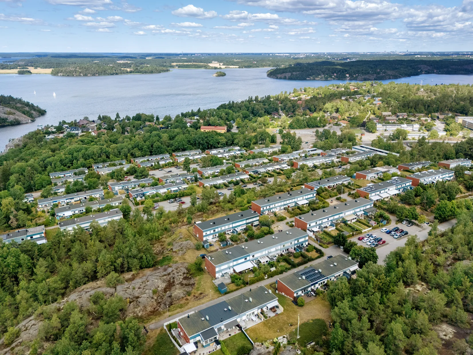 Radhus, Örnholmsbrinken 132, Johannesdal - Vårberg, Stockholm