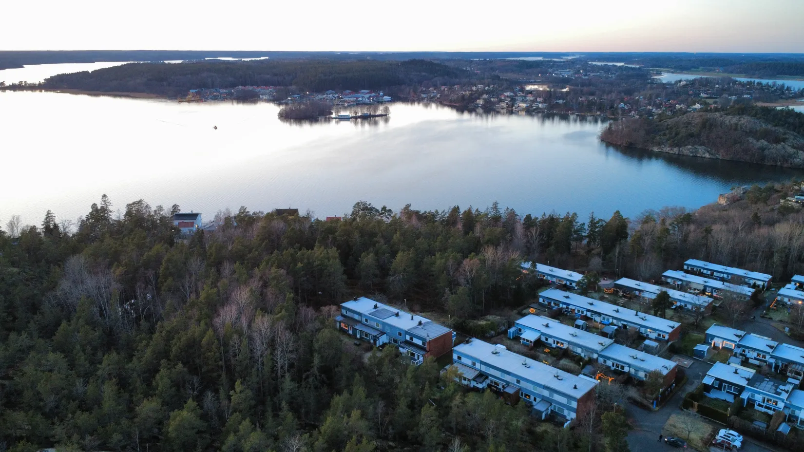 Radhus, Örnholmsbrinken 132, Johannesdal - Vårberg, Stockholm