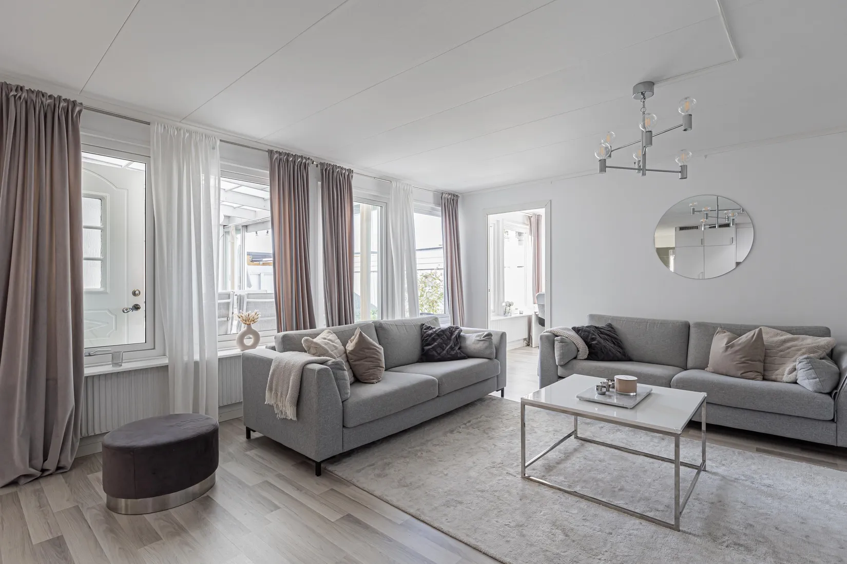 Radhus, Plåtverksgatan 167, Bäckby, Västerås