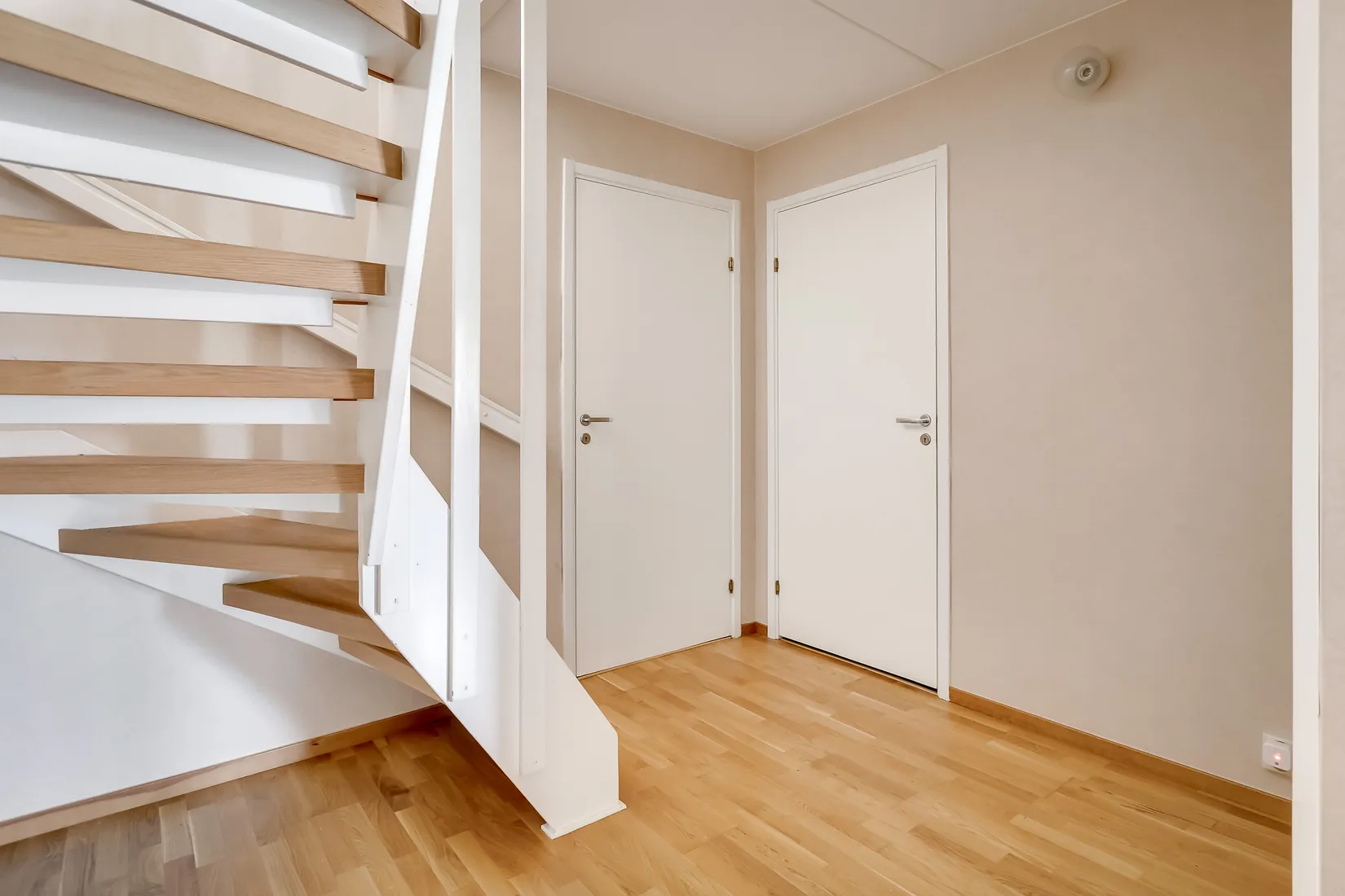 Radhus, Altvägen 33, Skogås, Huddinge