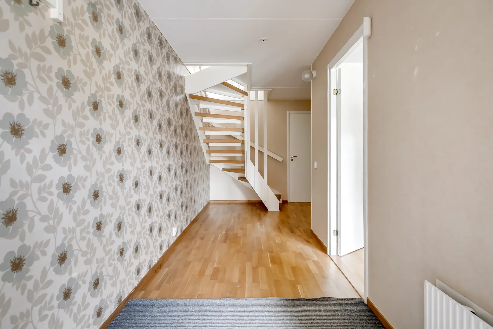 Radhus, Altvägen 33, Skogås, Huddinge