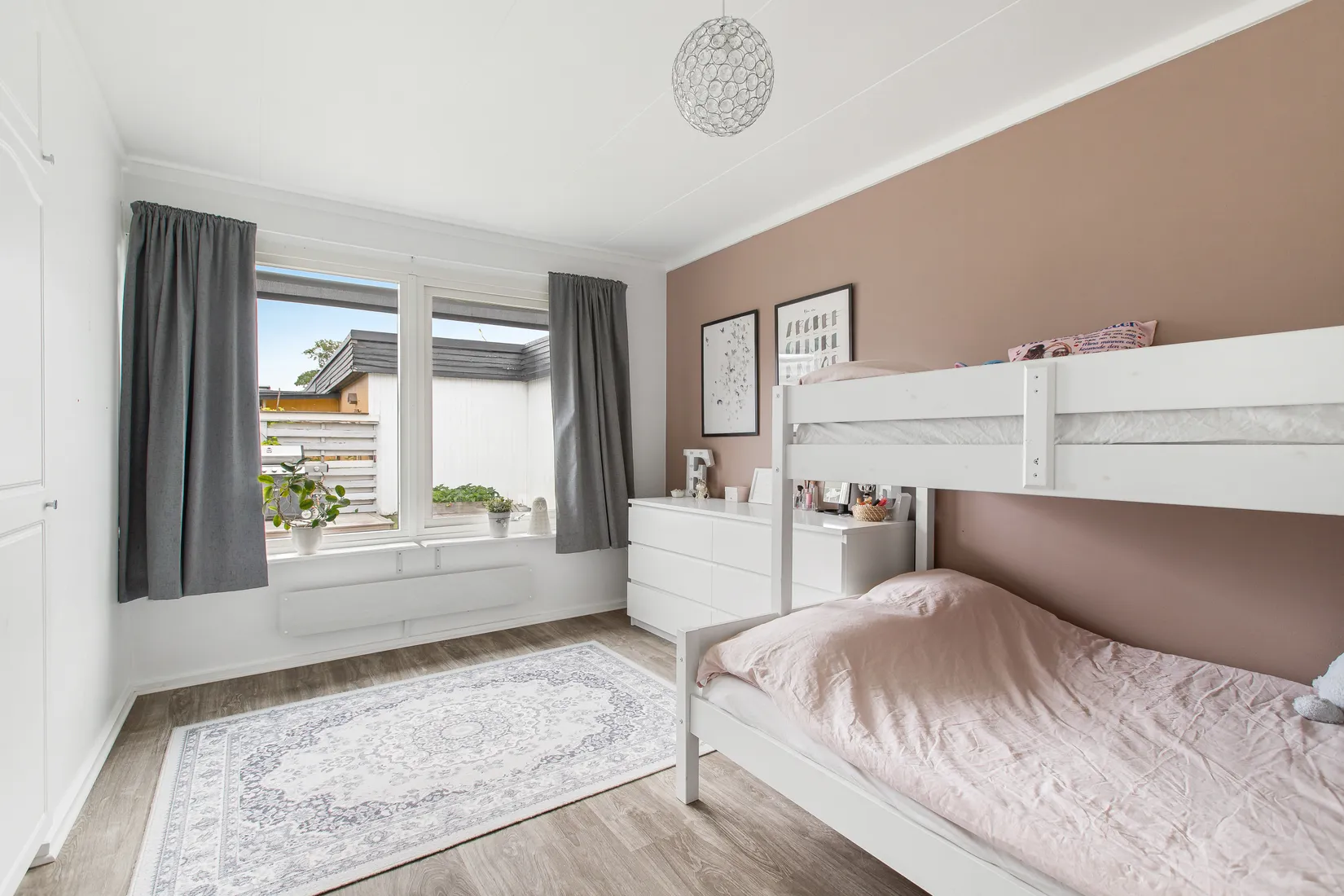 Radhus, Storhagenvägen 29, Kvisslingby, Österåker