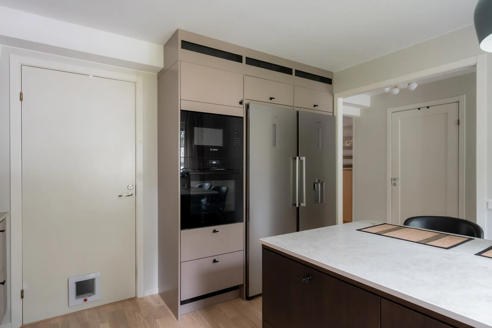 Radhus, Rosenbloms väg 18, Lasarettsområdet, Nyköping